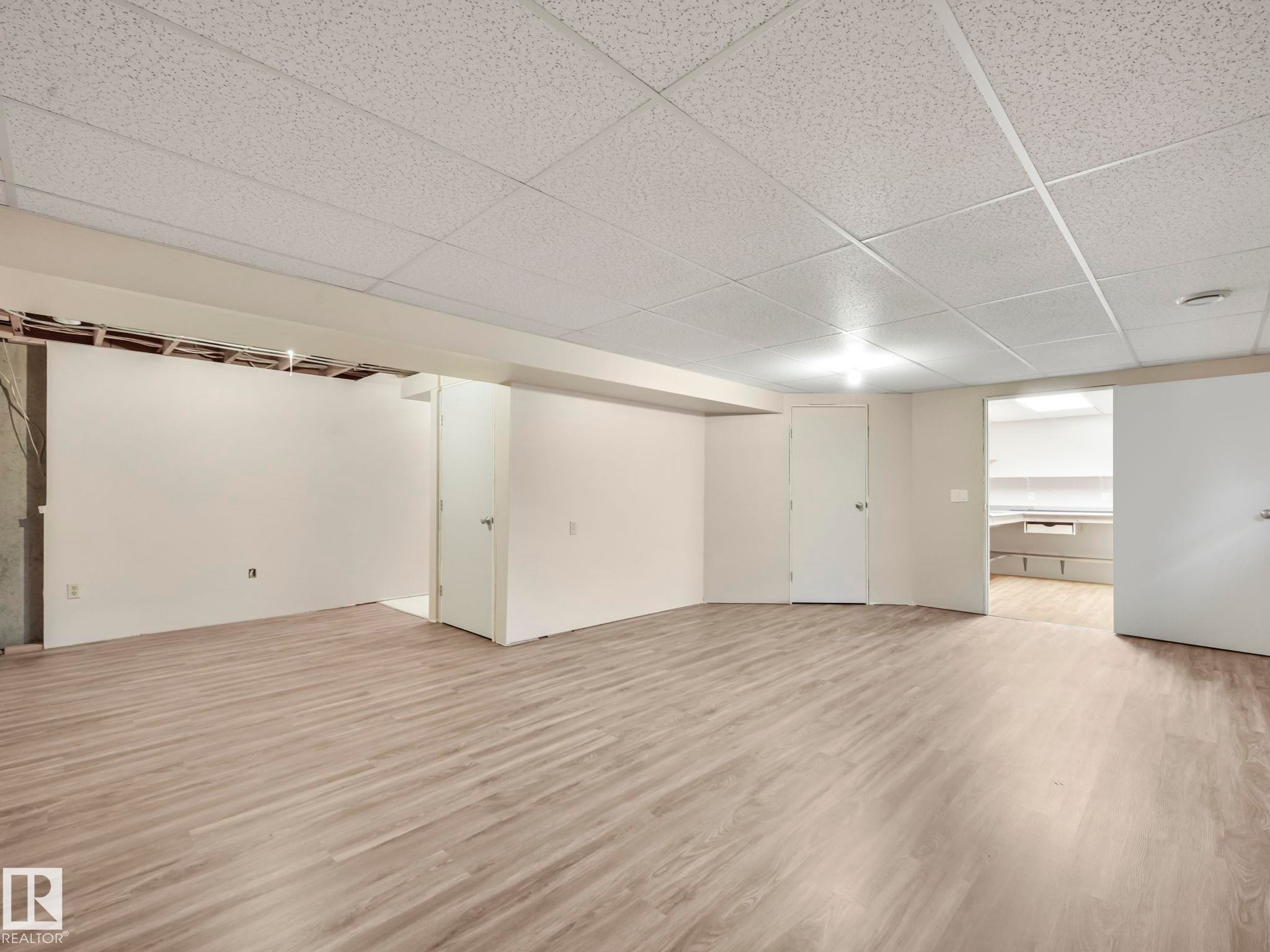 1521 62 Street Nw, Edmonton, AB - Indoor