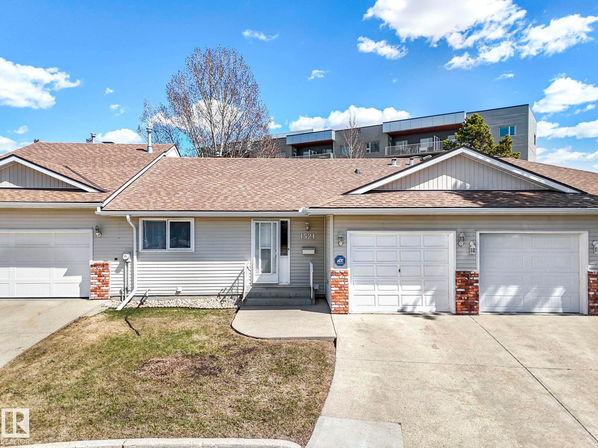 1521 62 Street Nw, Edmonton, AB - Outdoor With Facade