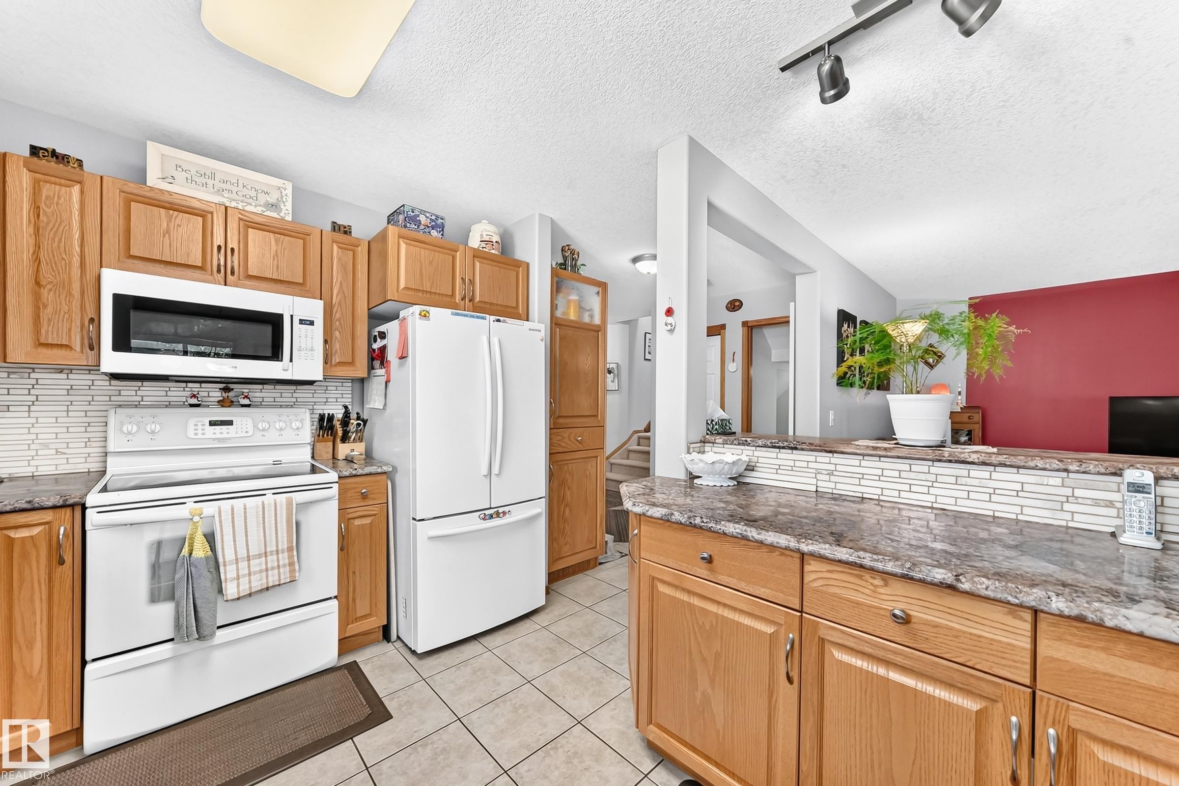 #204 4807 43A Av, Leduc, AB - Indoor Photo Showing Kitchen