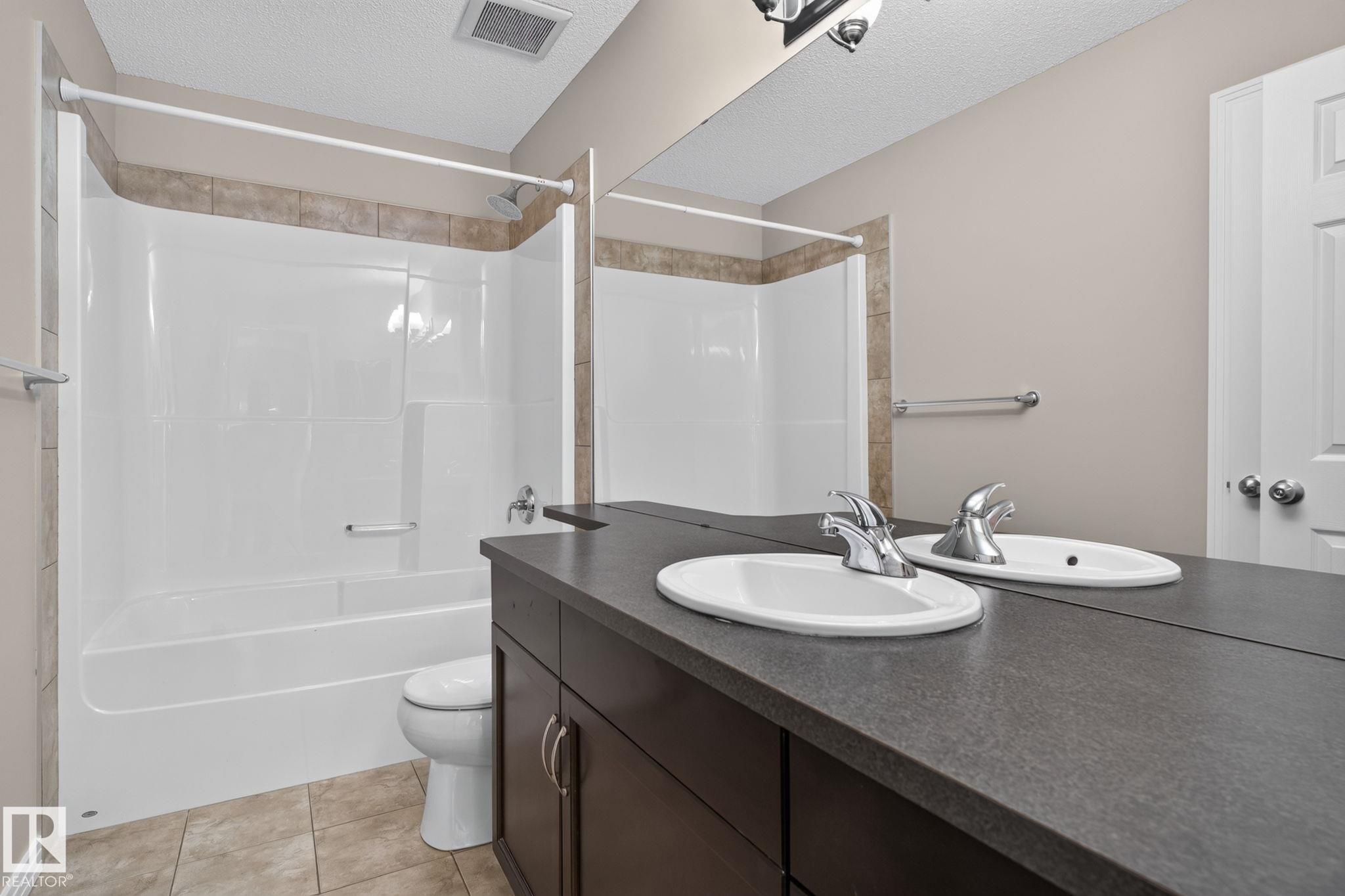 3536 Claxton Crescent Sw, Edmonton, AB - Indoor Photo Showing Bathroom