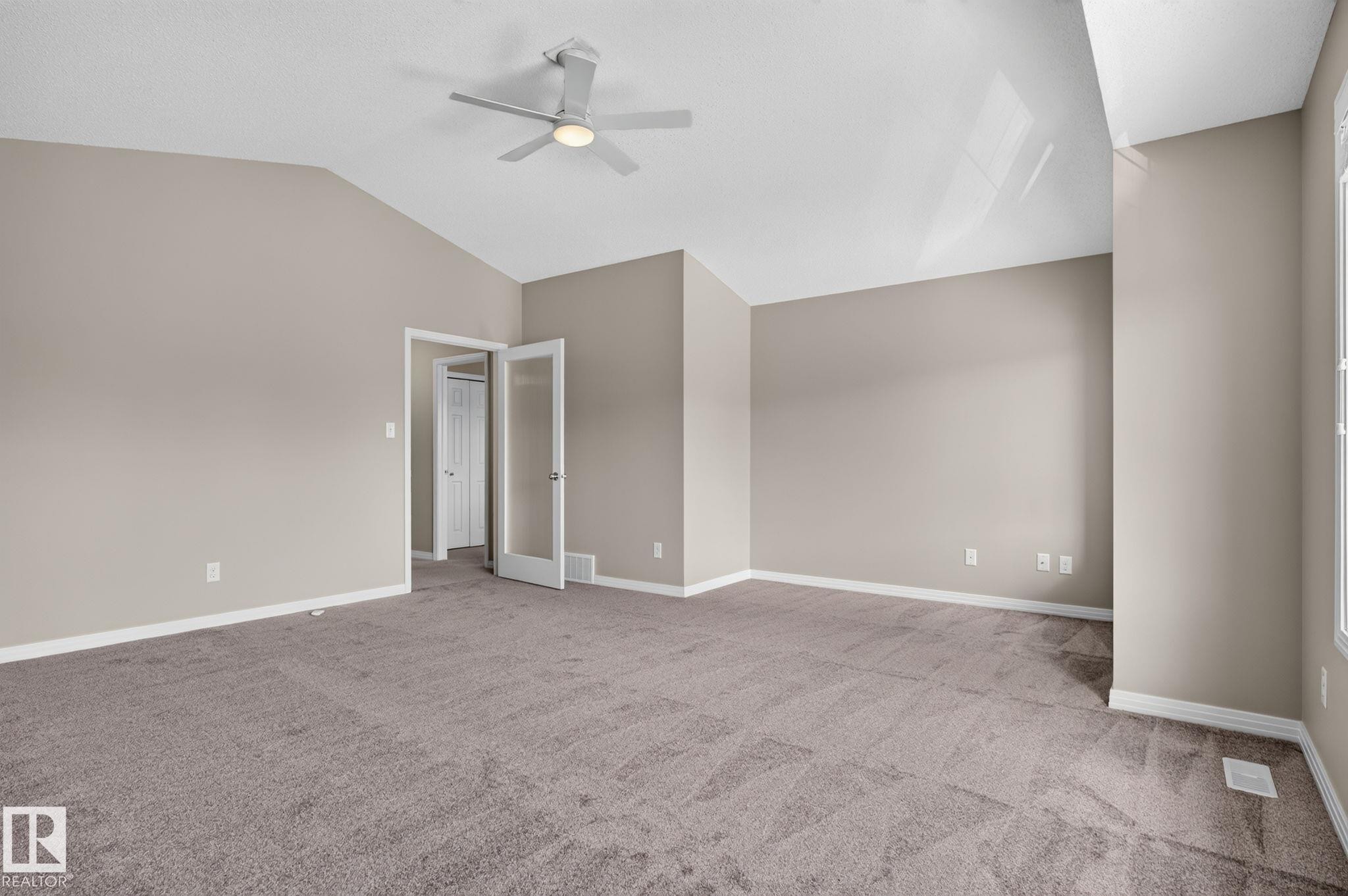 3536 Claxton Crescent Sw, Edmonton, AB - Indoor Photo Showing Other Room