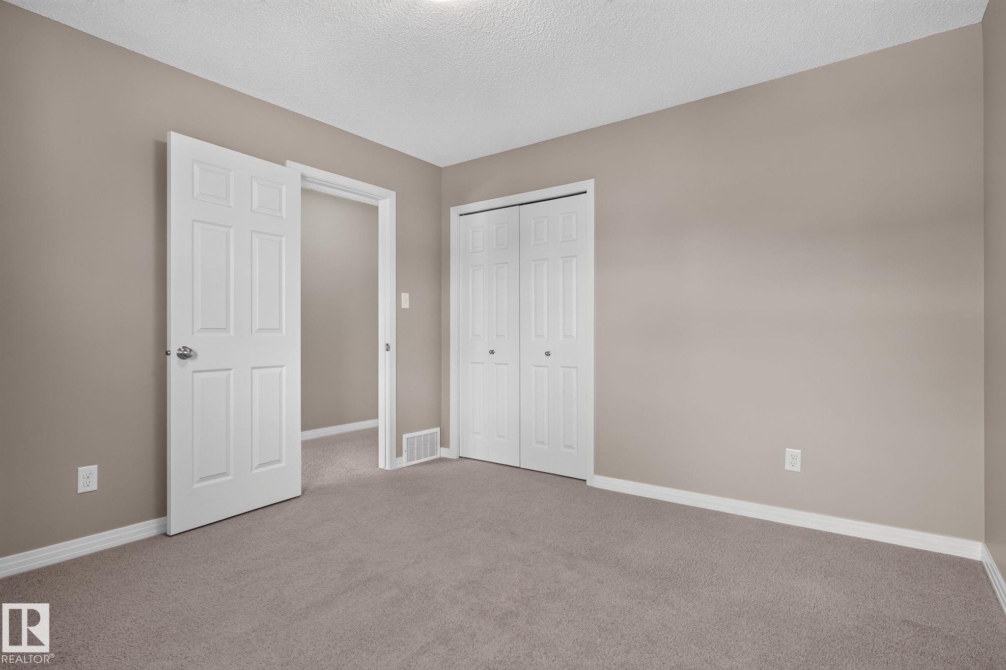 3536 Claxton Crescent Sw, Edmonton, AB - Indoor Photo Showing Other Room