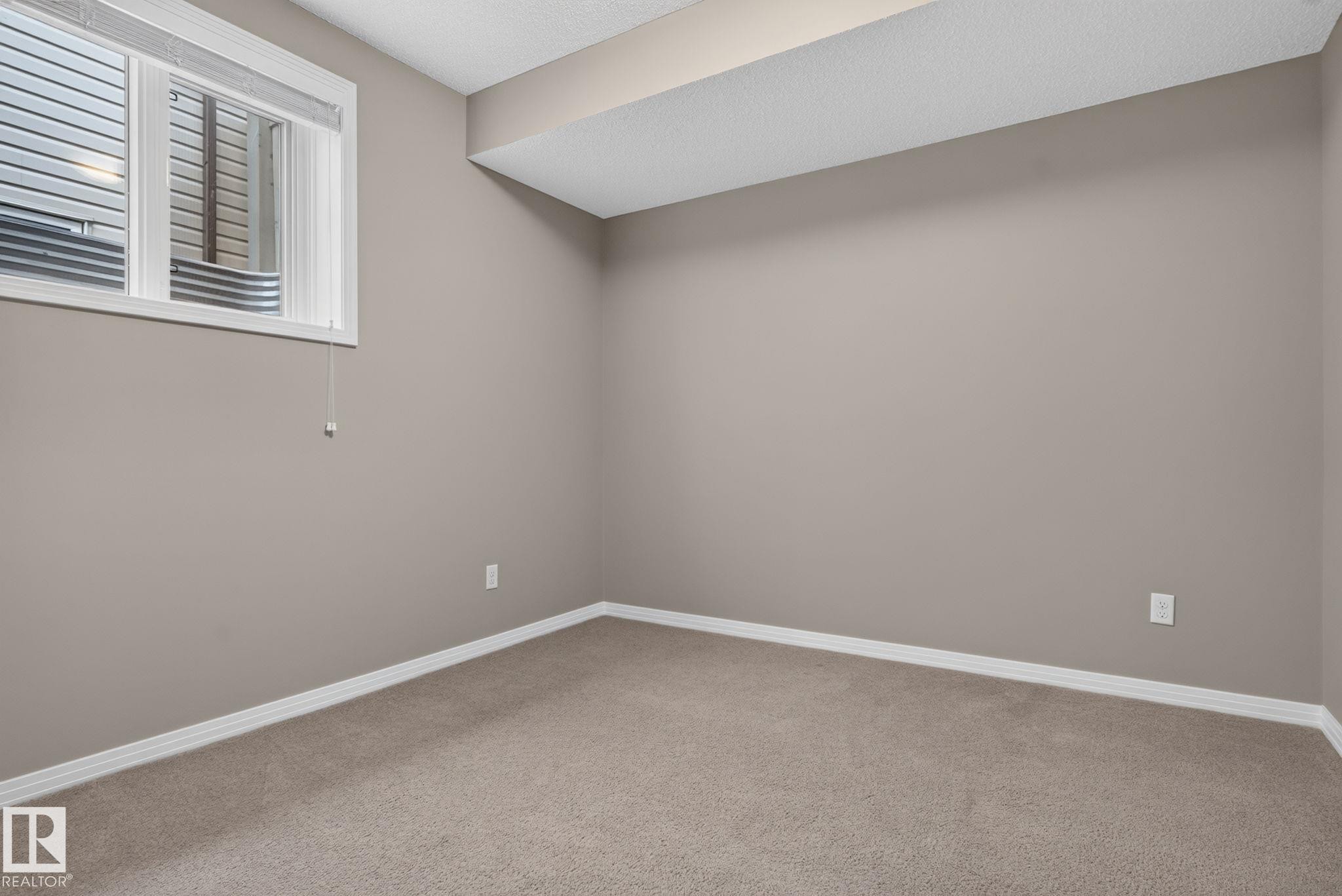 3536 Claxton Crescent Sw, Edmonton, AB - Indoor Photo Showing Other Room