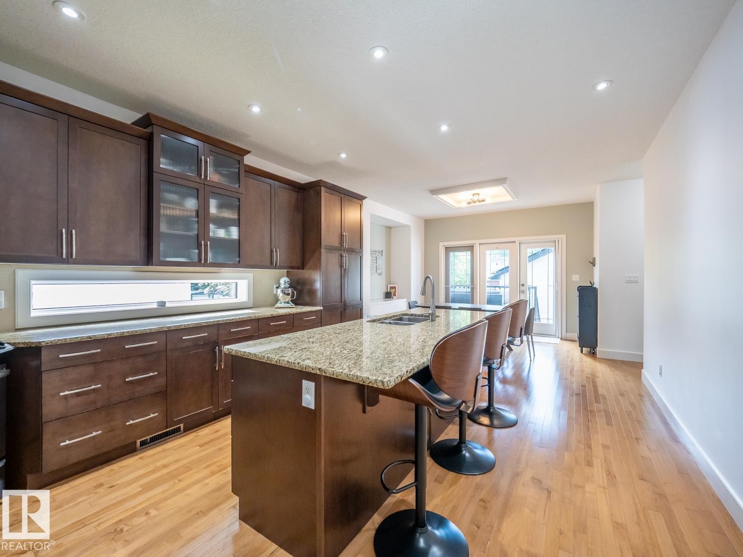 10957 75 Avenue Nw, Edmonton, AB - Indoor Photo Showing Kitchen With Upgraded Kitchen
