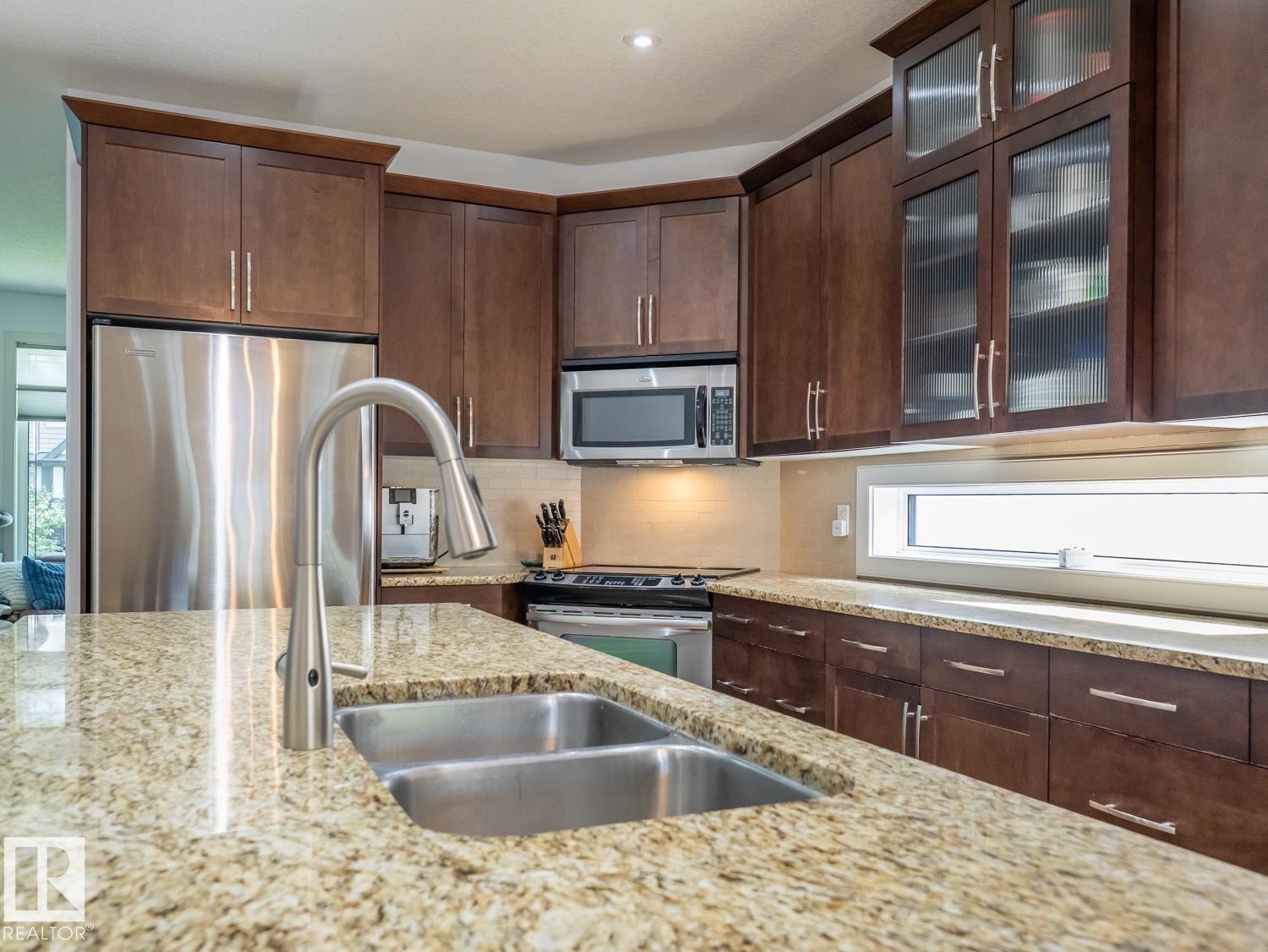 10957 75 Avenue Nw, Edmonton, AB - Indoor Photo Showing Kitchen With Double Sink With Upgraded Kitchen