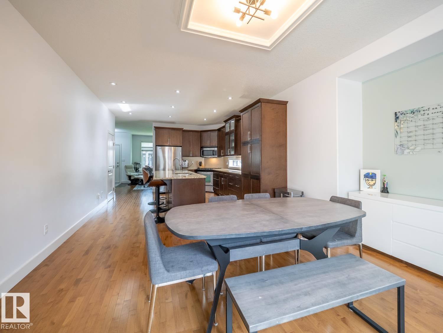 10957 75 Avenue Nw, Edmonton, AB - Indoor Photo Showing Dining Room