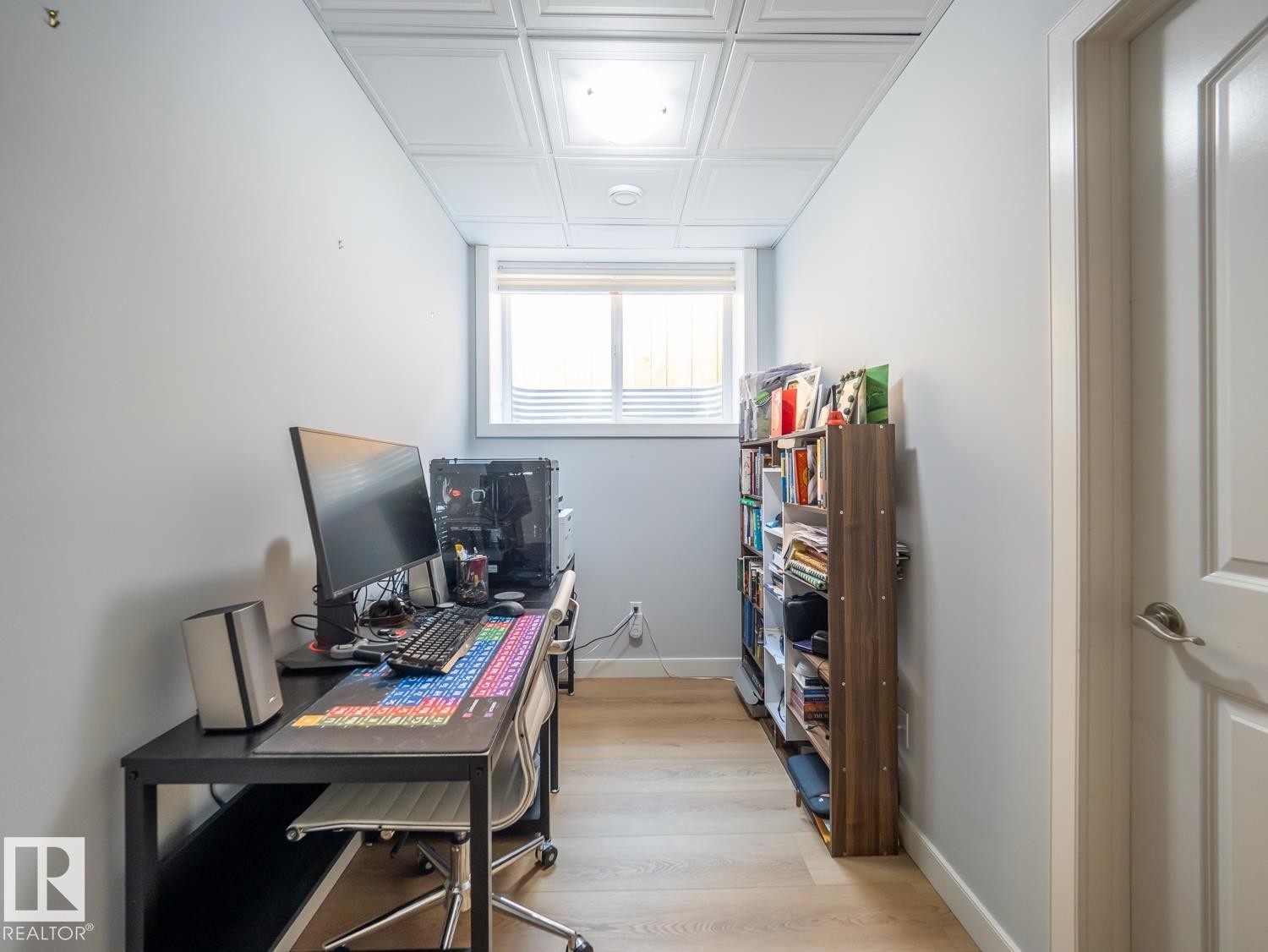 10957 75 Avenue Nw, Edmonton, AB - Indoor Photo Showing Office
