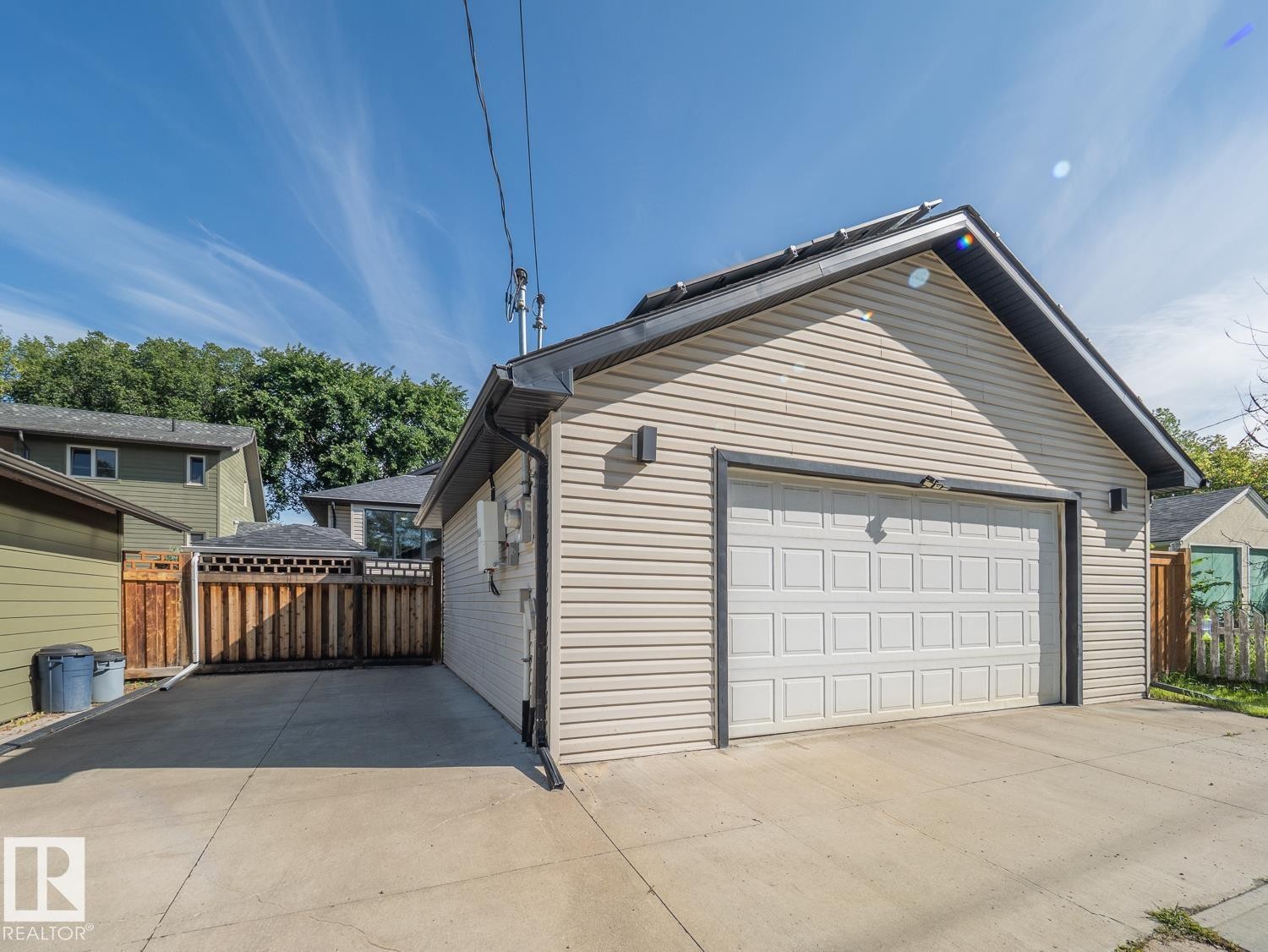 10957 75 Avenue Nw, Edmonton, AB - Outdoor With Exterior