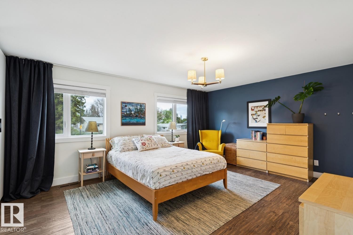 13615 Buena Vista Road Nw, Edmonton, AB - Indoor Photo Showing Bedroom
