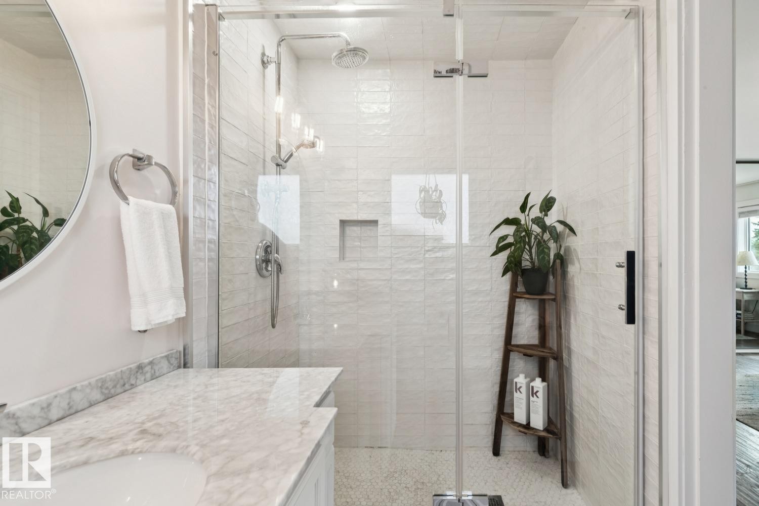 13615 Buena Vista Road Nw, Edmonton, AB - Indoor Photo Showing Bathroom