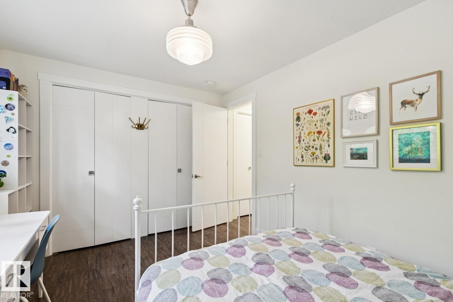 13615 Buena Vista Road Nw, Edmonton, AB - Indoor Photo Showing Bedroom