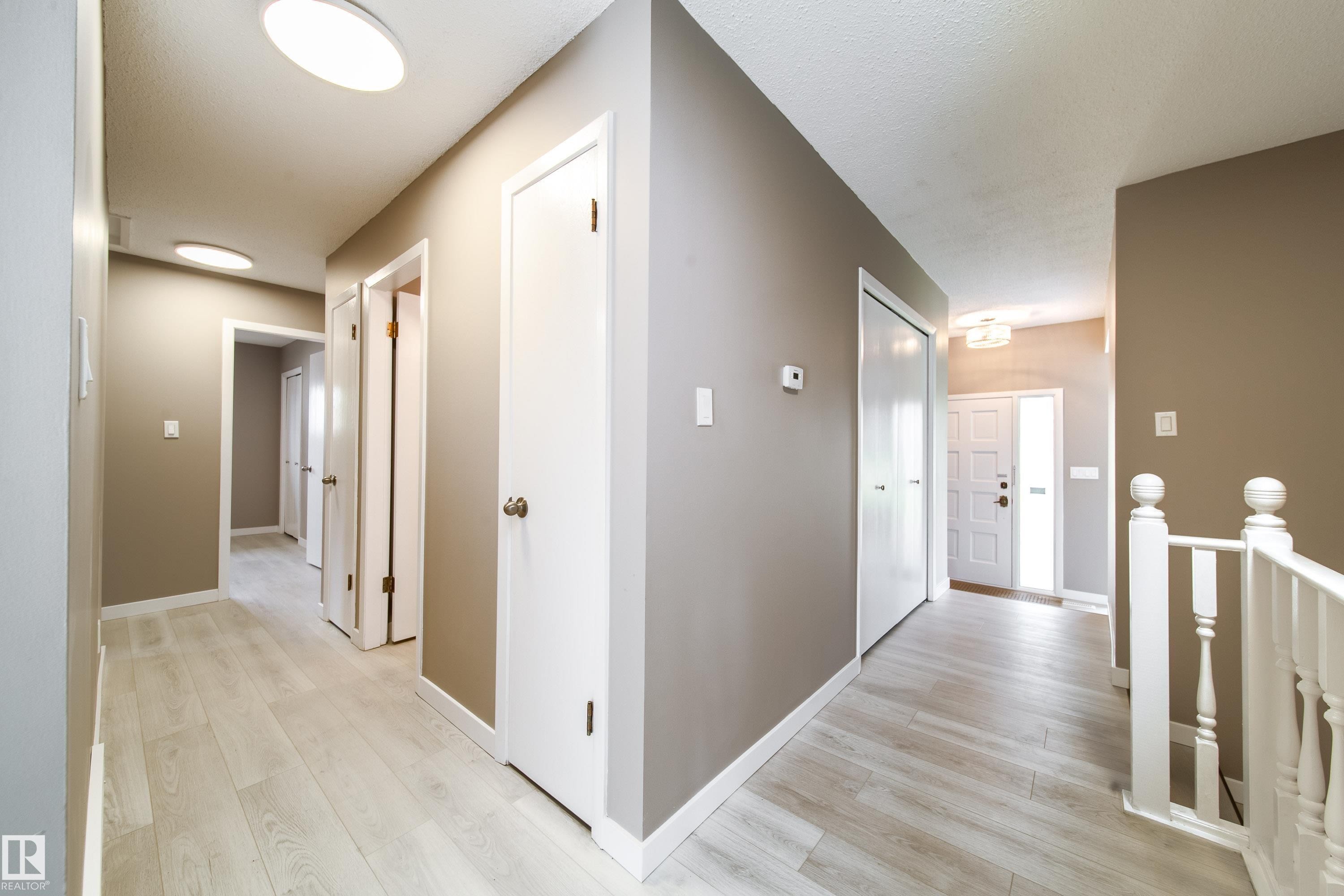 6907 19 Avenue Nw, Edmonton, AB - Indoor Photo Showing Other Room