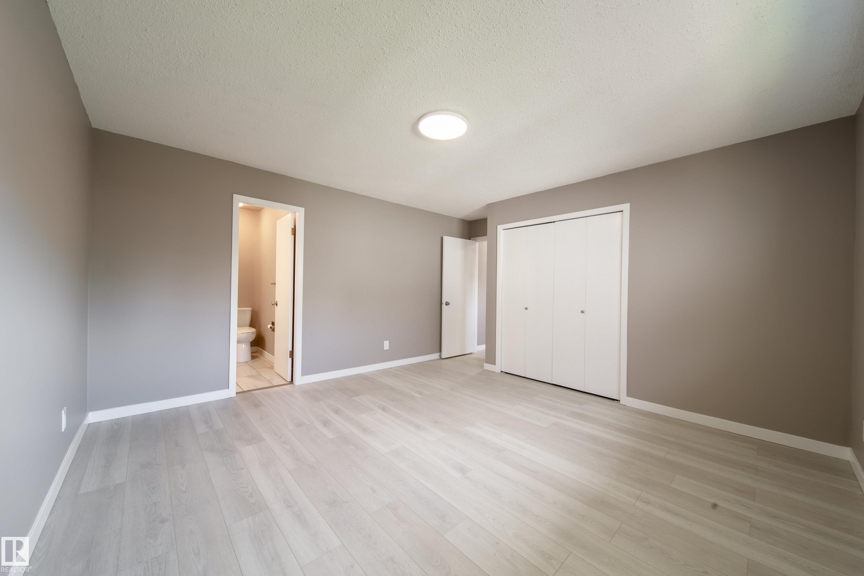 6907 19 Avenue Nw, Edmonton, AB - Indoor Photo Showing Other Room