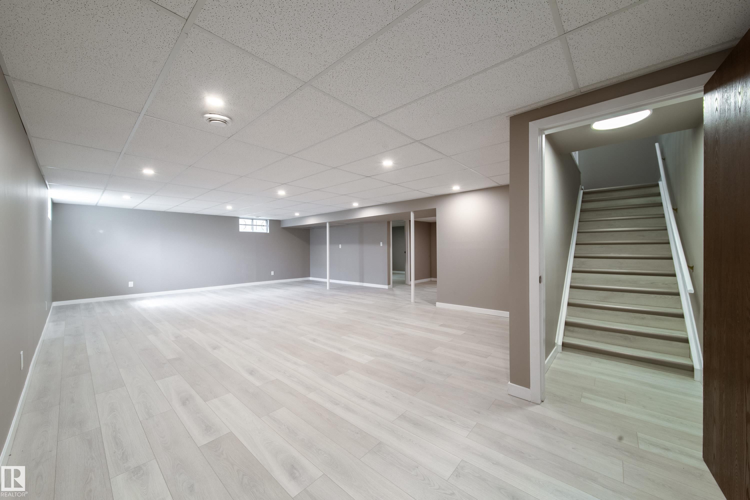 6907 19 Avenue Nw, Edmonton, AB - Indoor