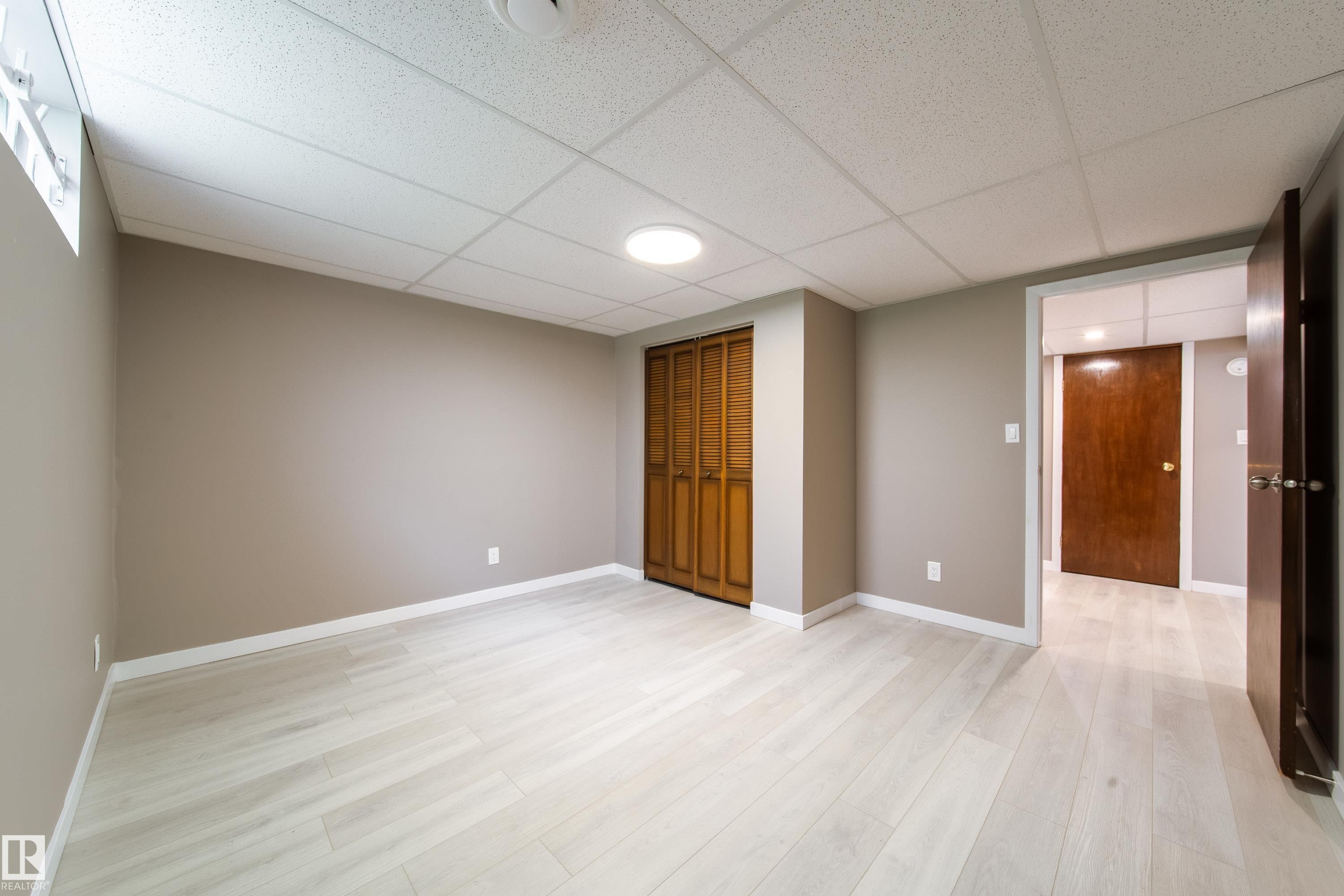 6907 19 Avenue Nw, Edmonton, AB - Indoor