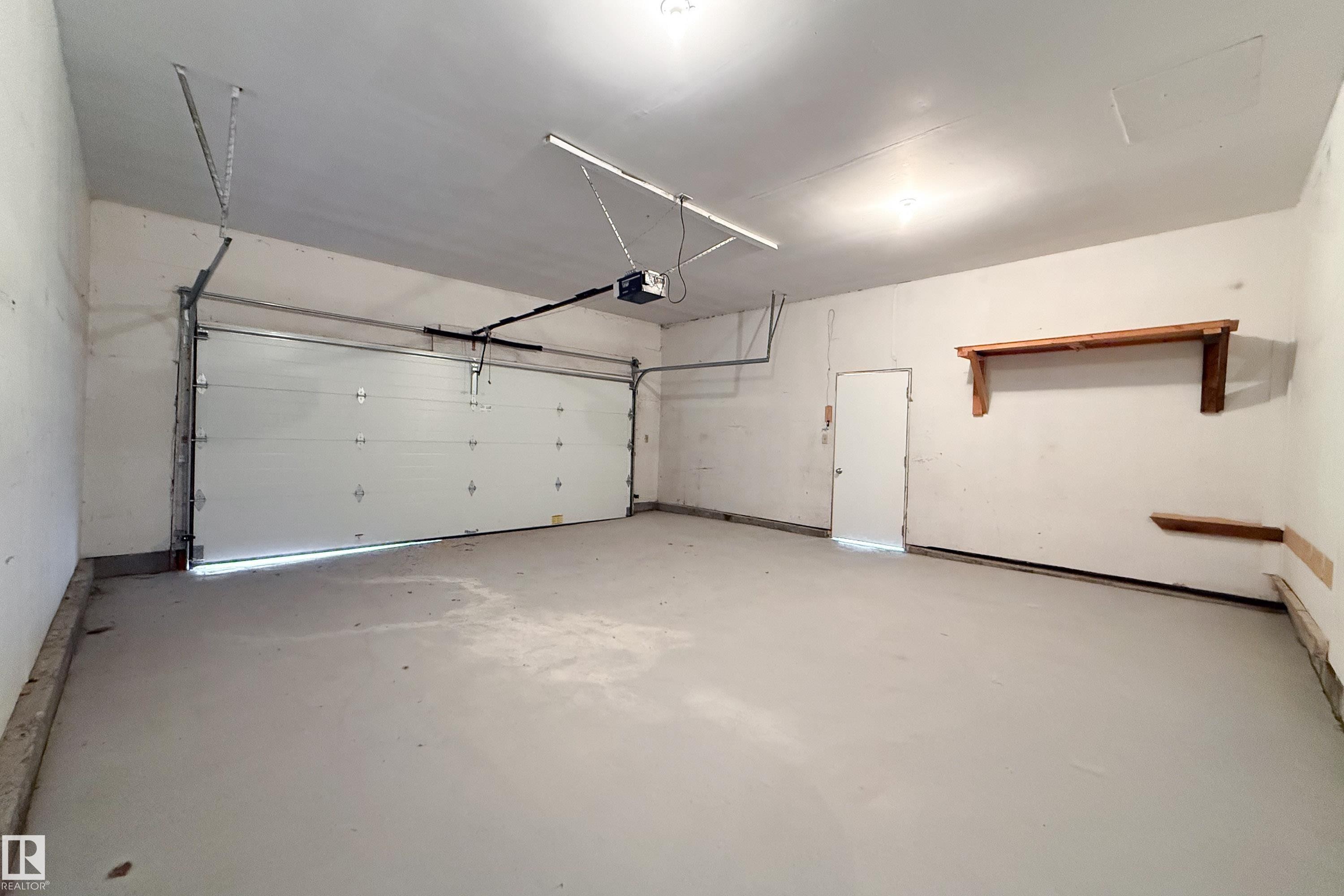 6907 19 Avenue Nw, Edmonton, AB - Indoor Photo Showing Garage