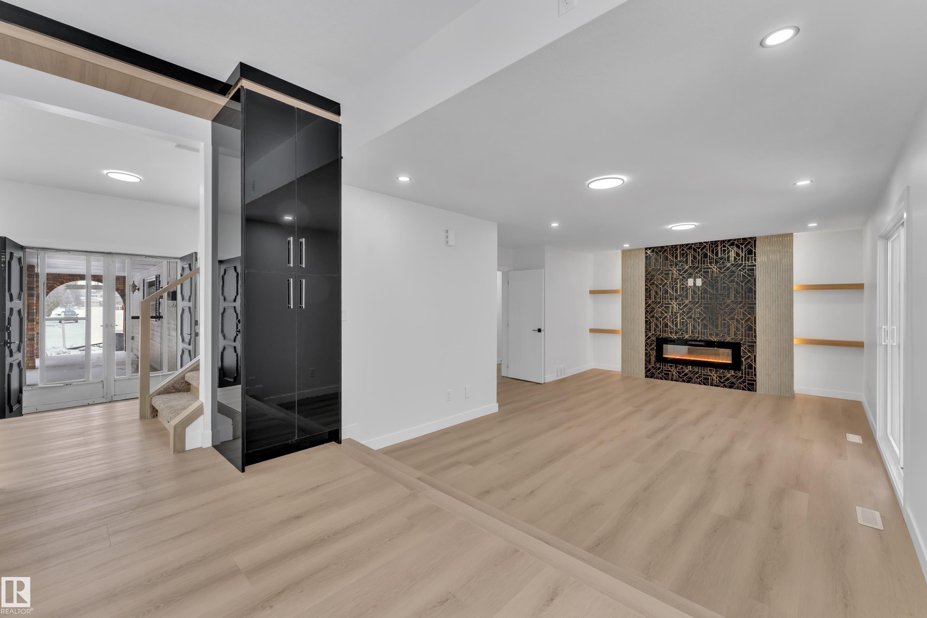 11615 24 Avenue Nw, Edmonton, AB - Indoor With Fireplace