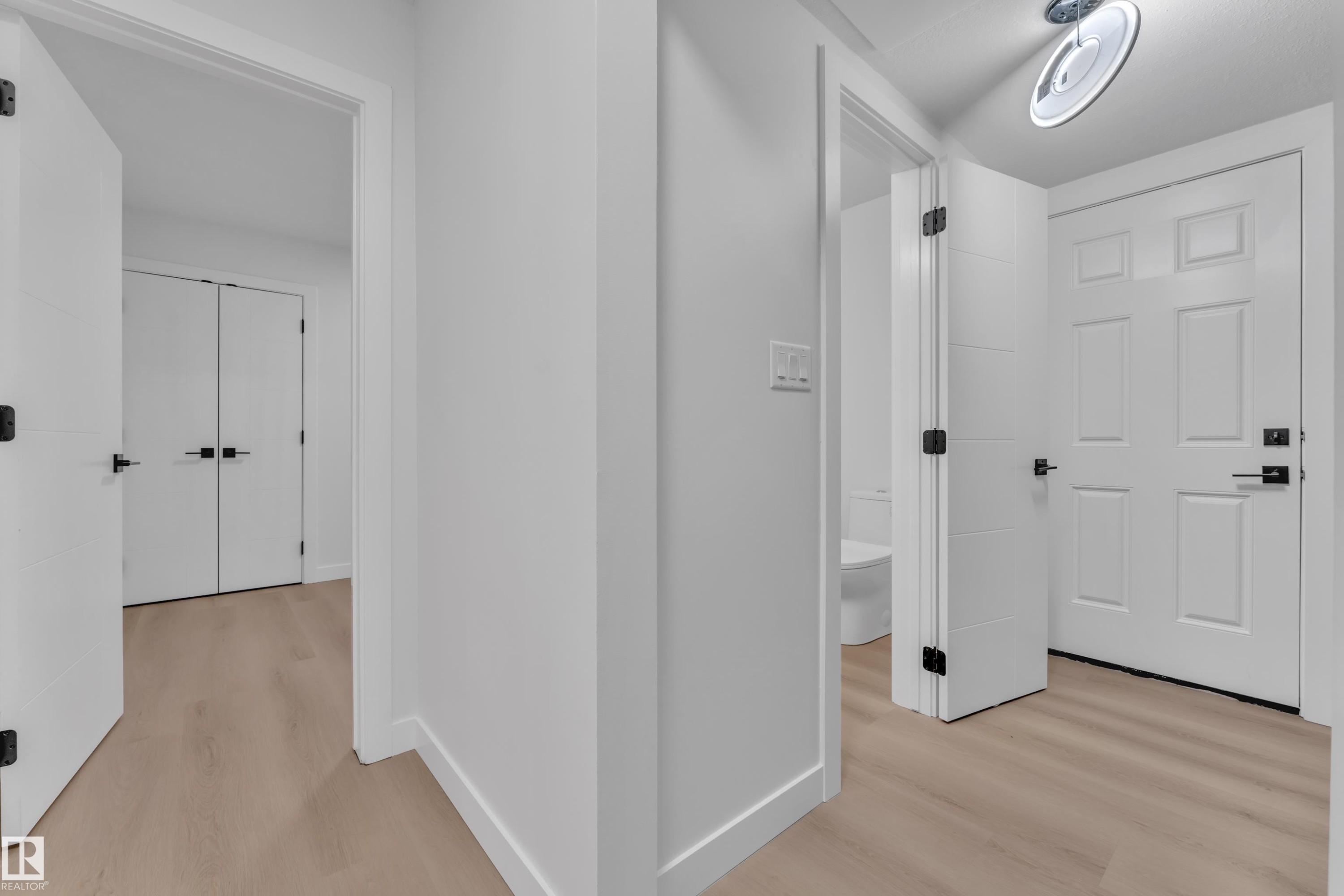 11615 24 Avenue Nw, Edmonton, AB - Indoor Photo Showing Other Room