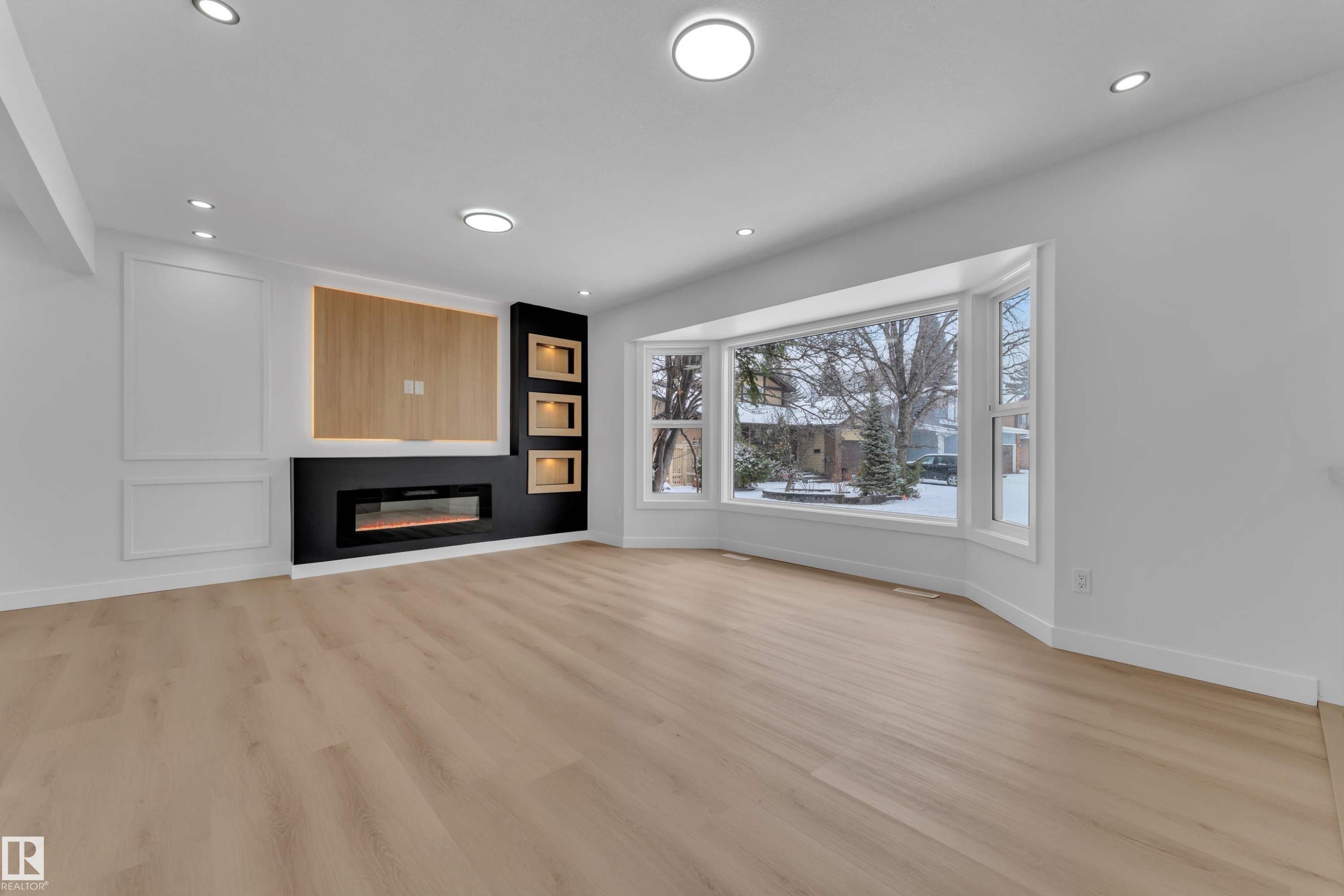 11615 24 Avenue Nw, Edmonton, AB - Indoor Photo Showing Living Room With Fireplace
