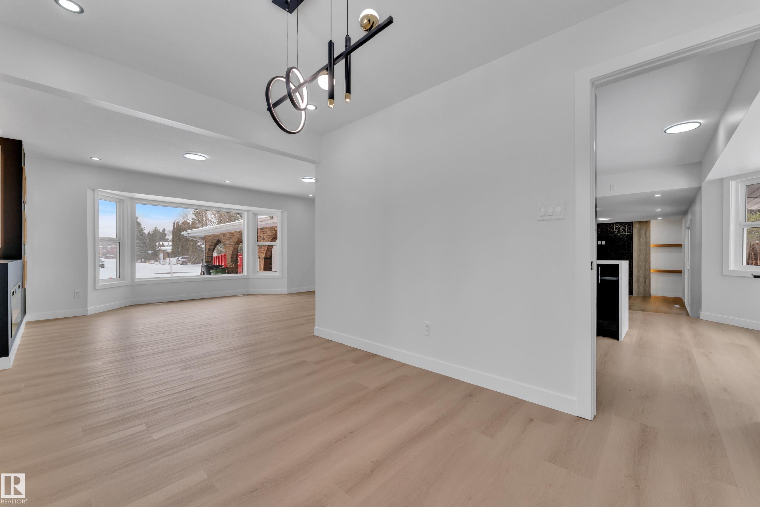 11615 24 Avenue Nw, Edmonton, AB - Indoor