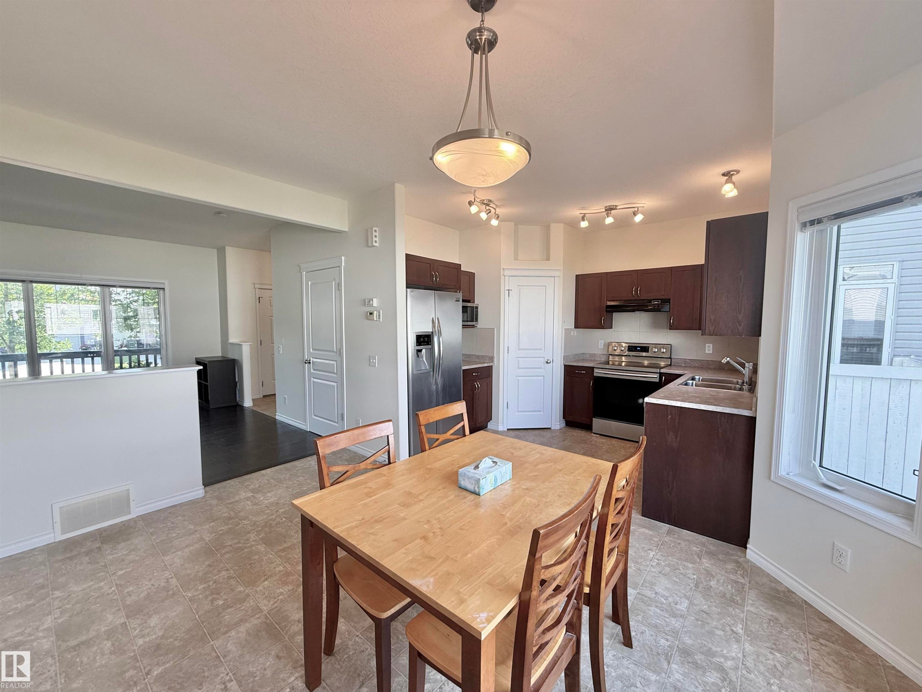 7622 Schmid Crescent Nw, Edmonton, AB - Indoor
