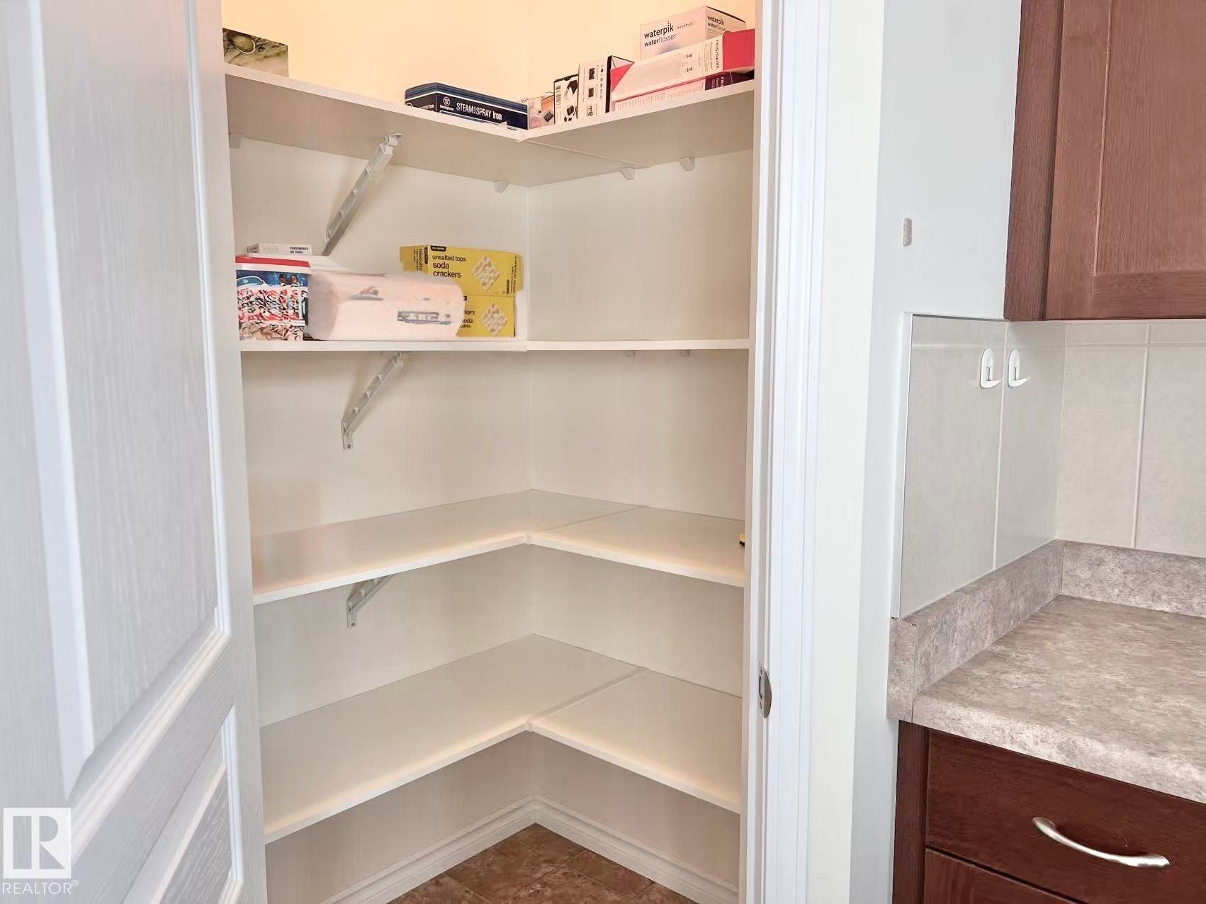 7622 Schmid Crescent Nw, Edmonton, AB - Indoor With Storage