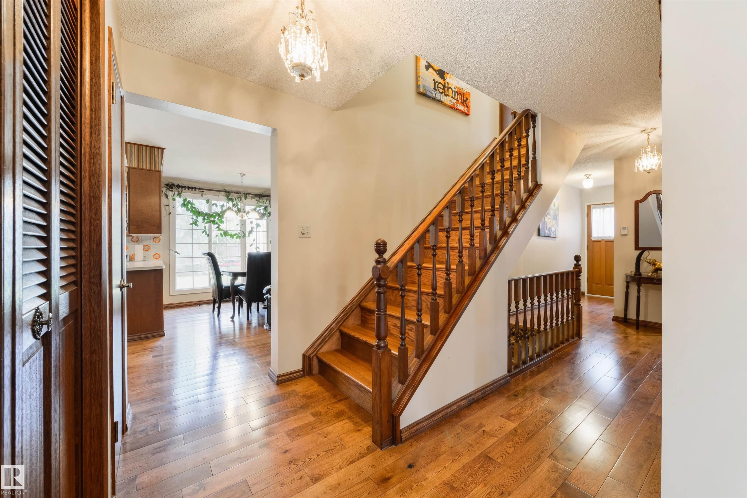 206 Wolf Willow Crescent Nw, Edmonton, AB - Indoor Photo Showing Other Room
