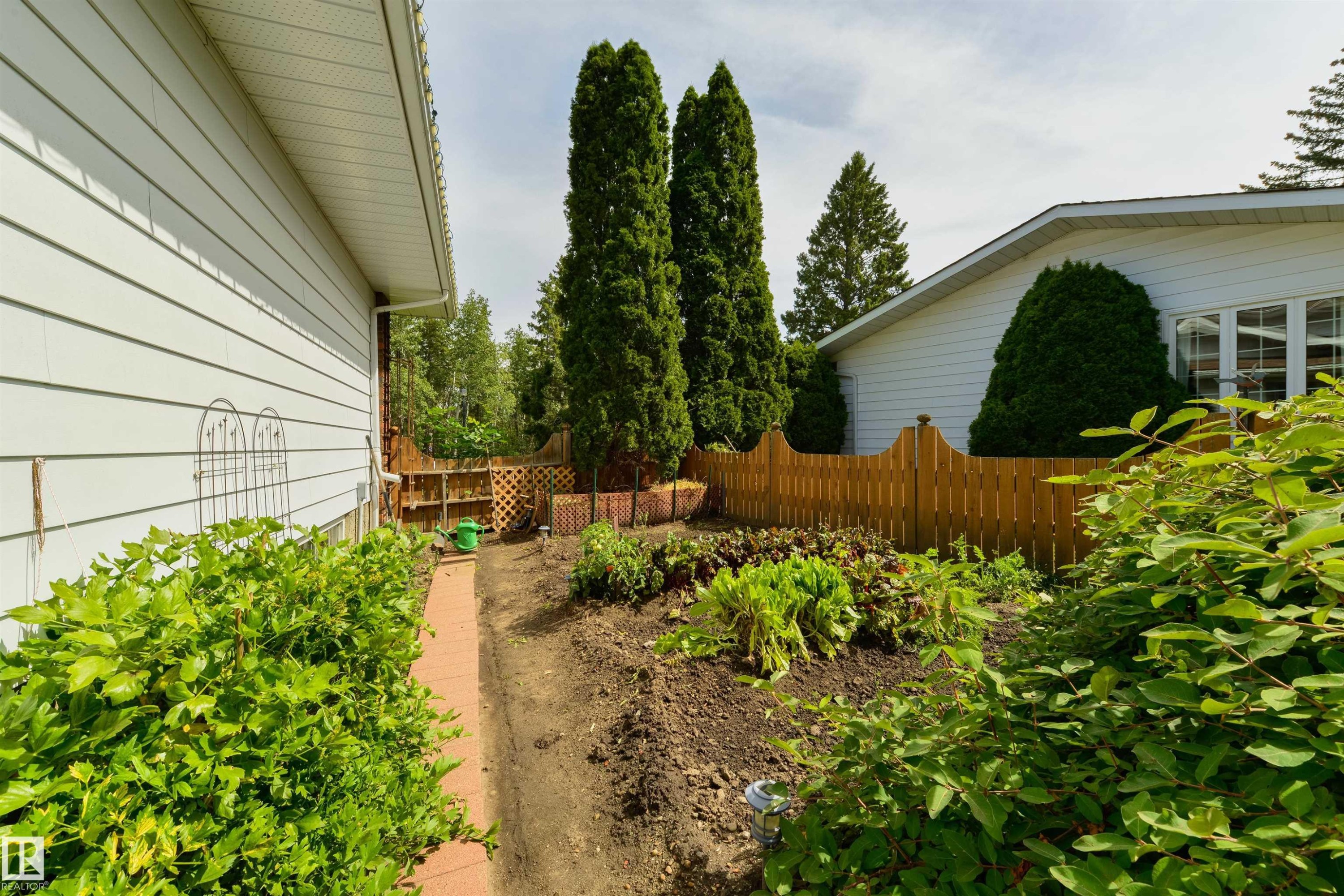 206 Wolf Willow Crescent Nw, Edmonton, AB - Outdoor