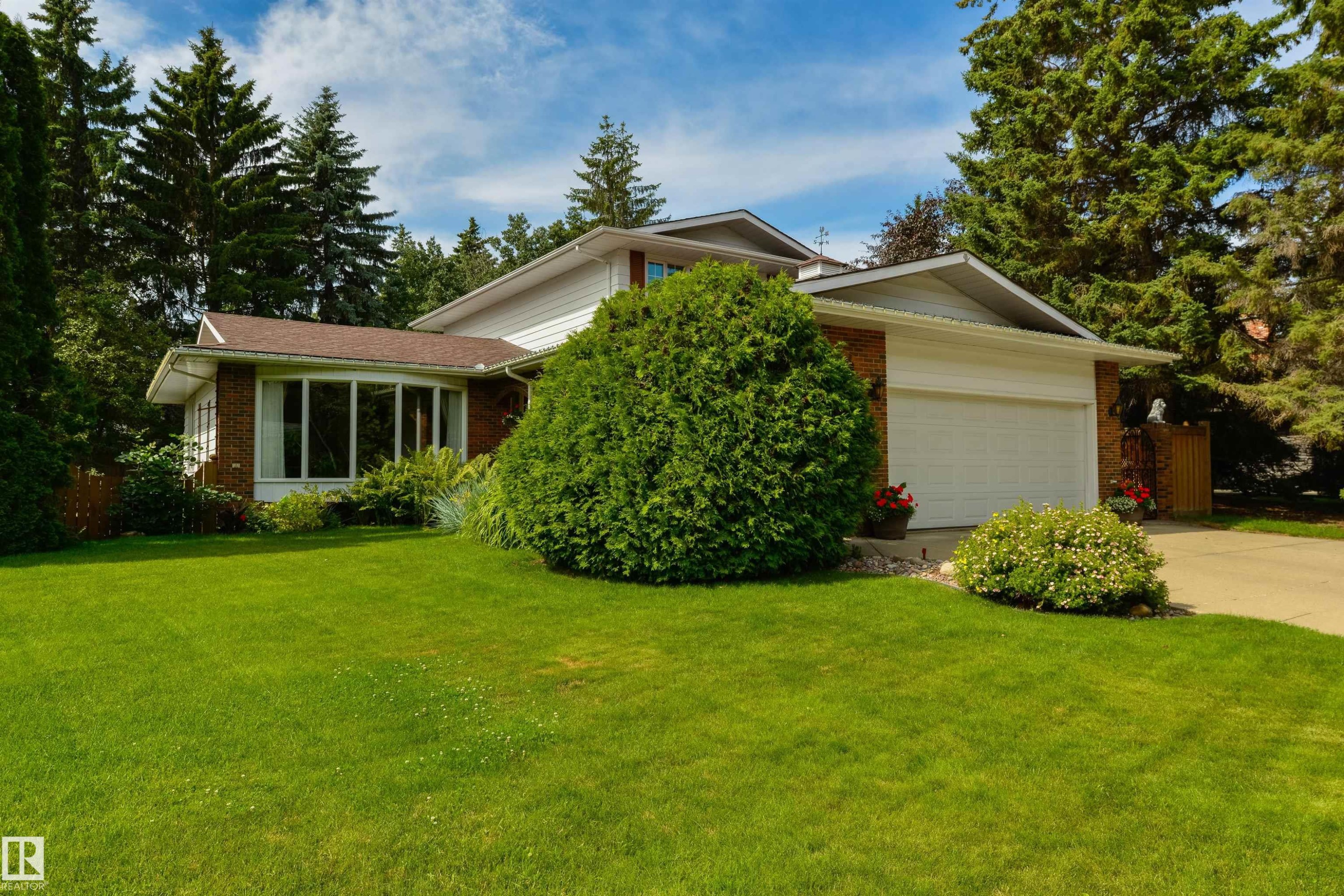 206 Wolf Willow Crescent Nw, Edmonton, AB - Outdoor