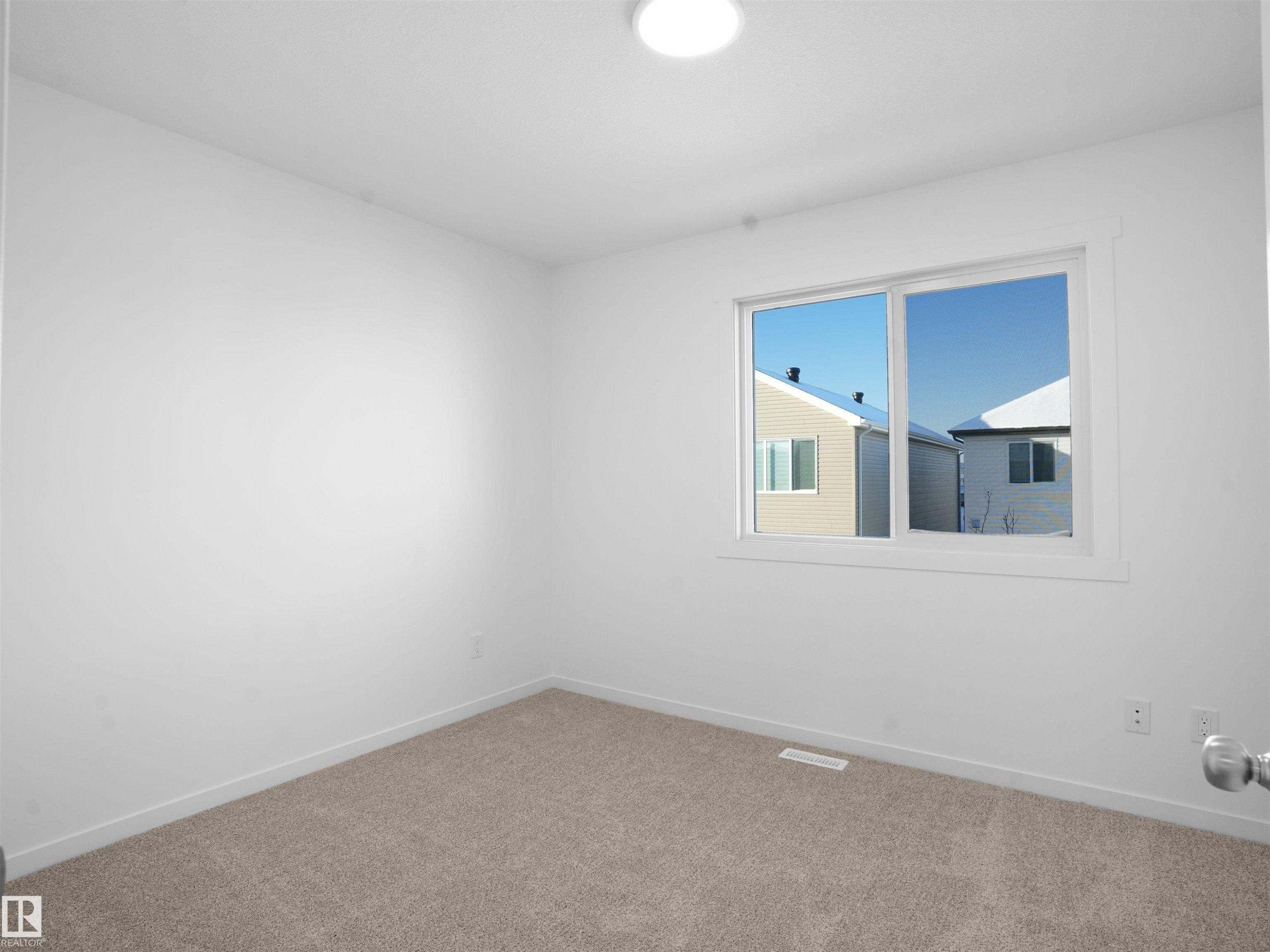 #33 1009 Cy Becker Rd Nw, Edmonton, AB - Indoor Photo Showing Other Room