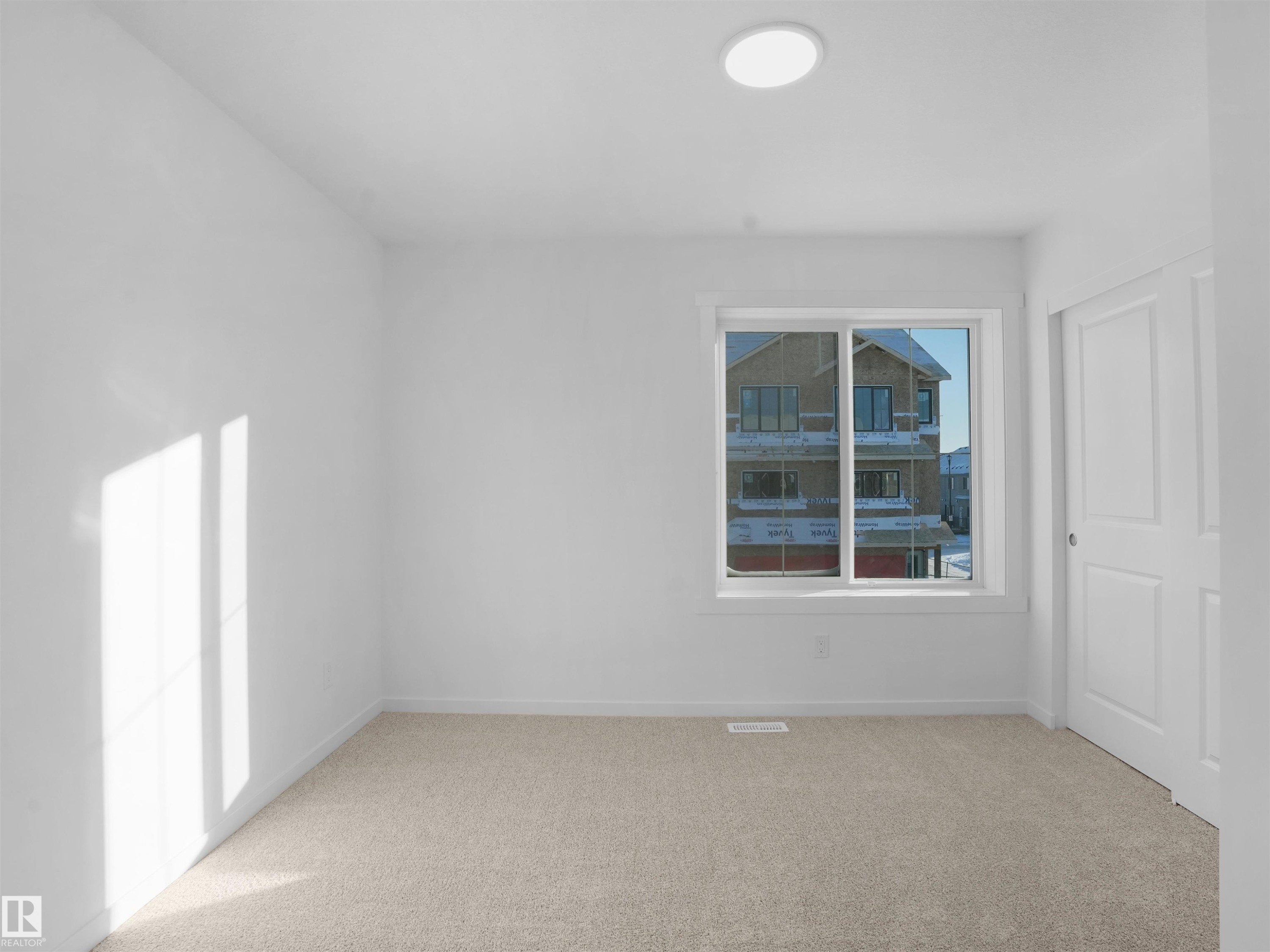 #33 1009 Cy Becker Rd Nw, Edmonton, AB - Indoor Photo Showing Other Room