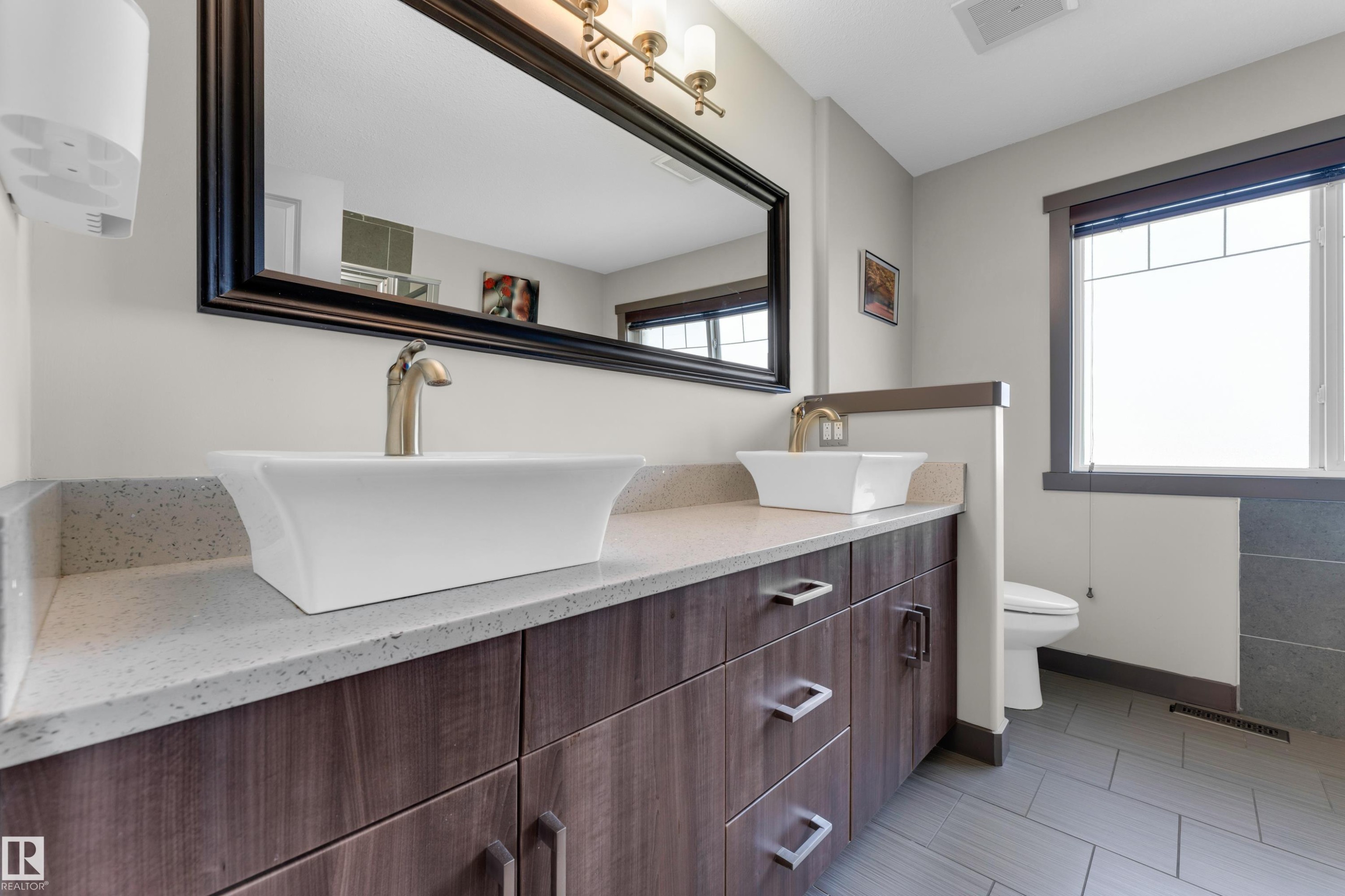 3630 Goodridge Crescent Nw, Edmonton, AB - Indoor Photo Showing Bathroom