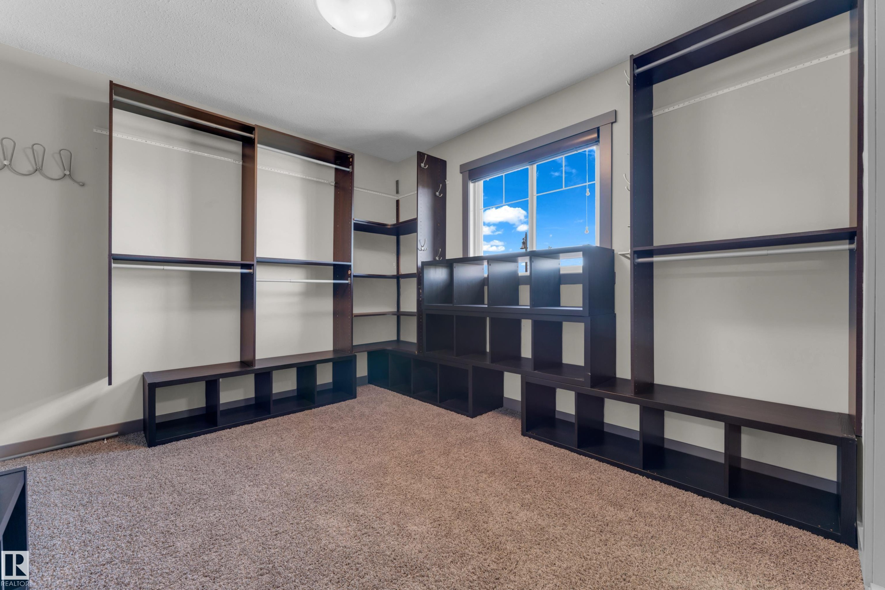 3630 Goodridge Crescent Nw, Edmonton, AB - Indoor Photo Showing Other Room