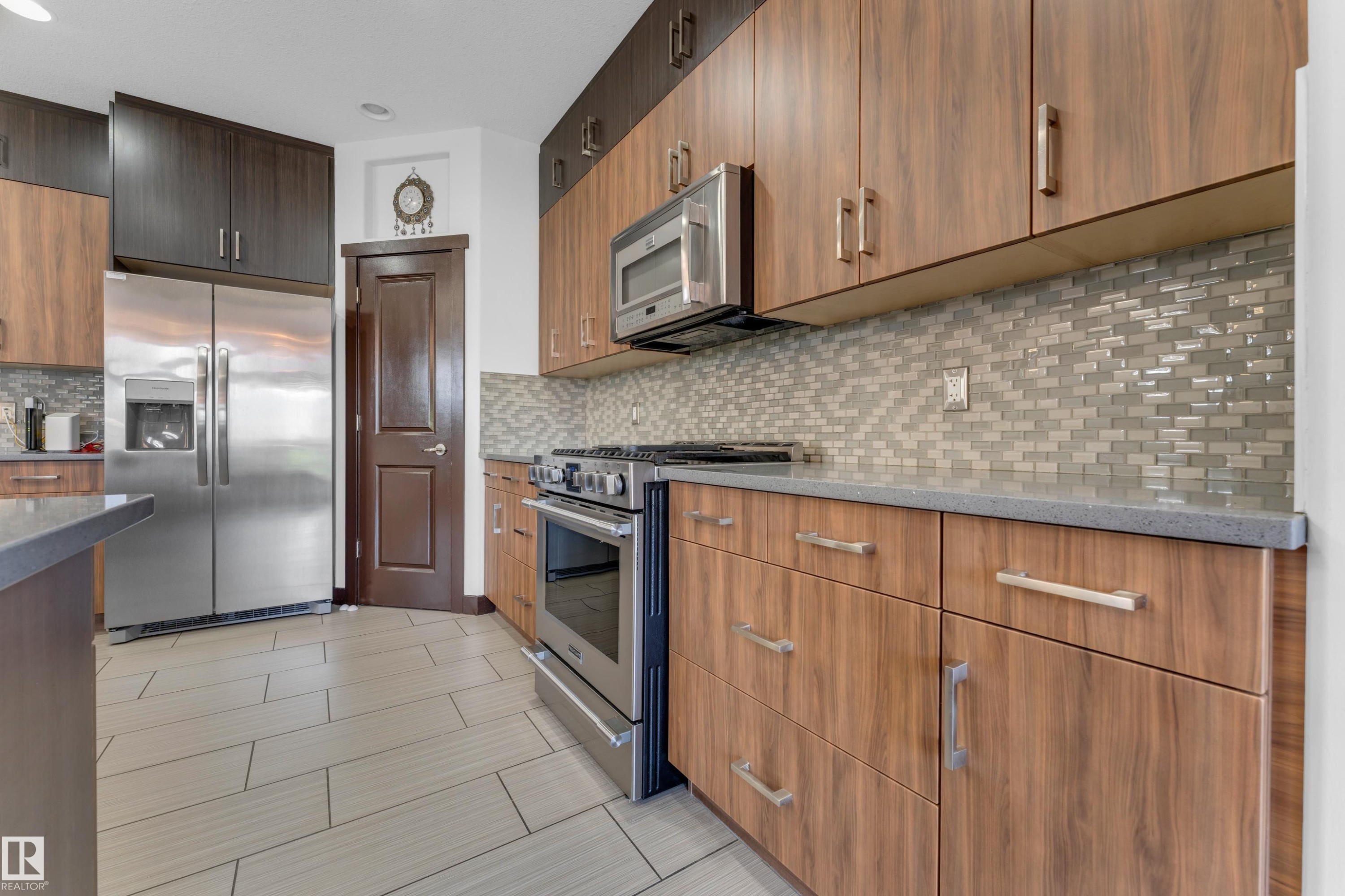 3630 Goodridge Crescent Nw, Edmonton, AB - Indoor Photo Showing Kitchen