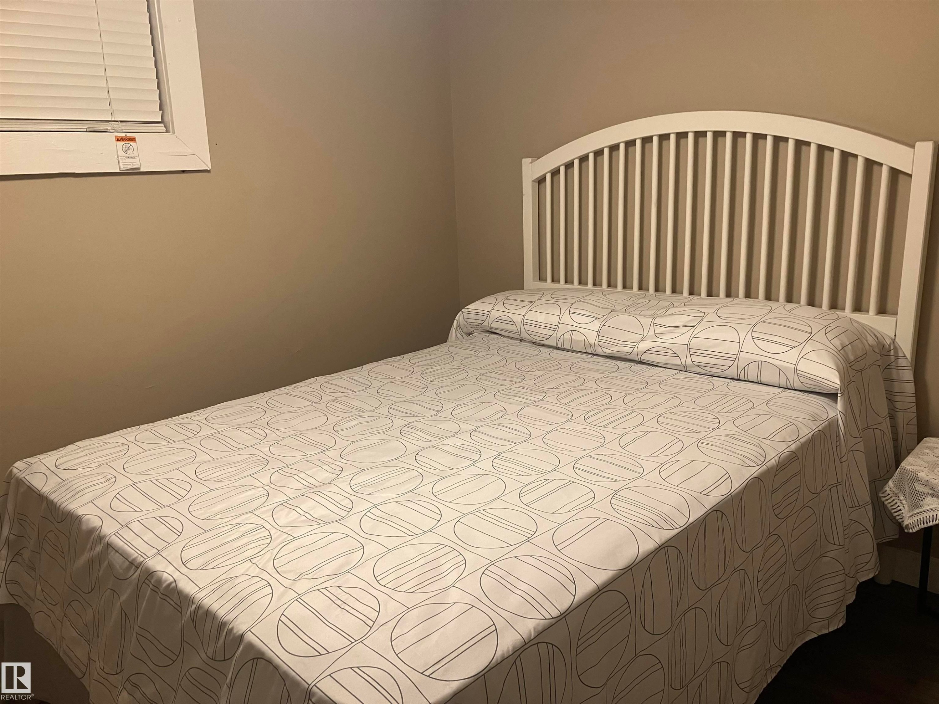 11724 88 Street Nw, Edmonton, AB - Indoor Photo Showing Bedroom