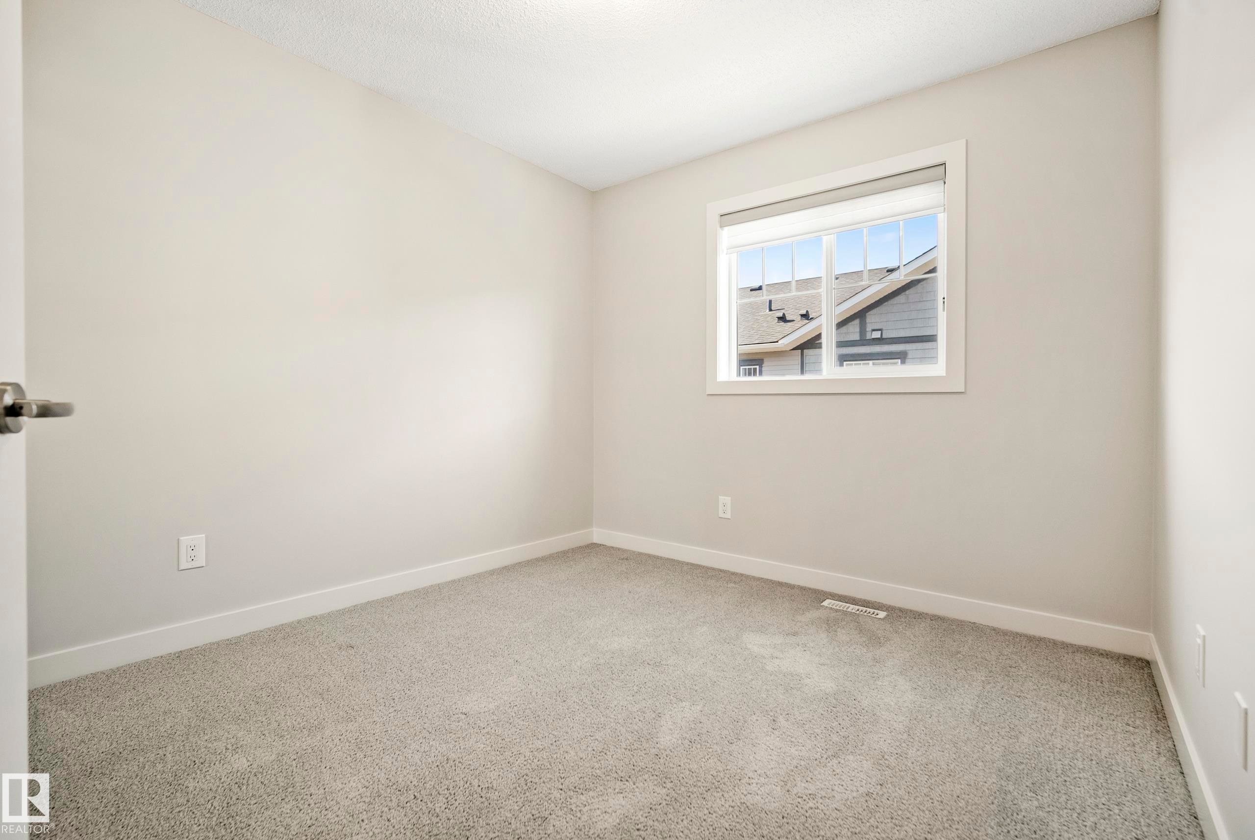 #90 50 Mclaughlin Dr, Spruce Grove, AB - Indoor Photo Showing Other Room
