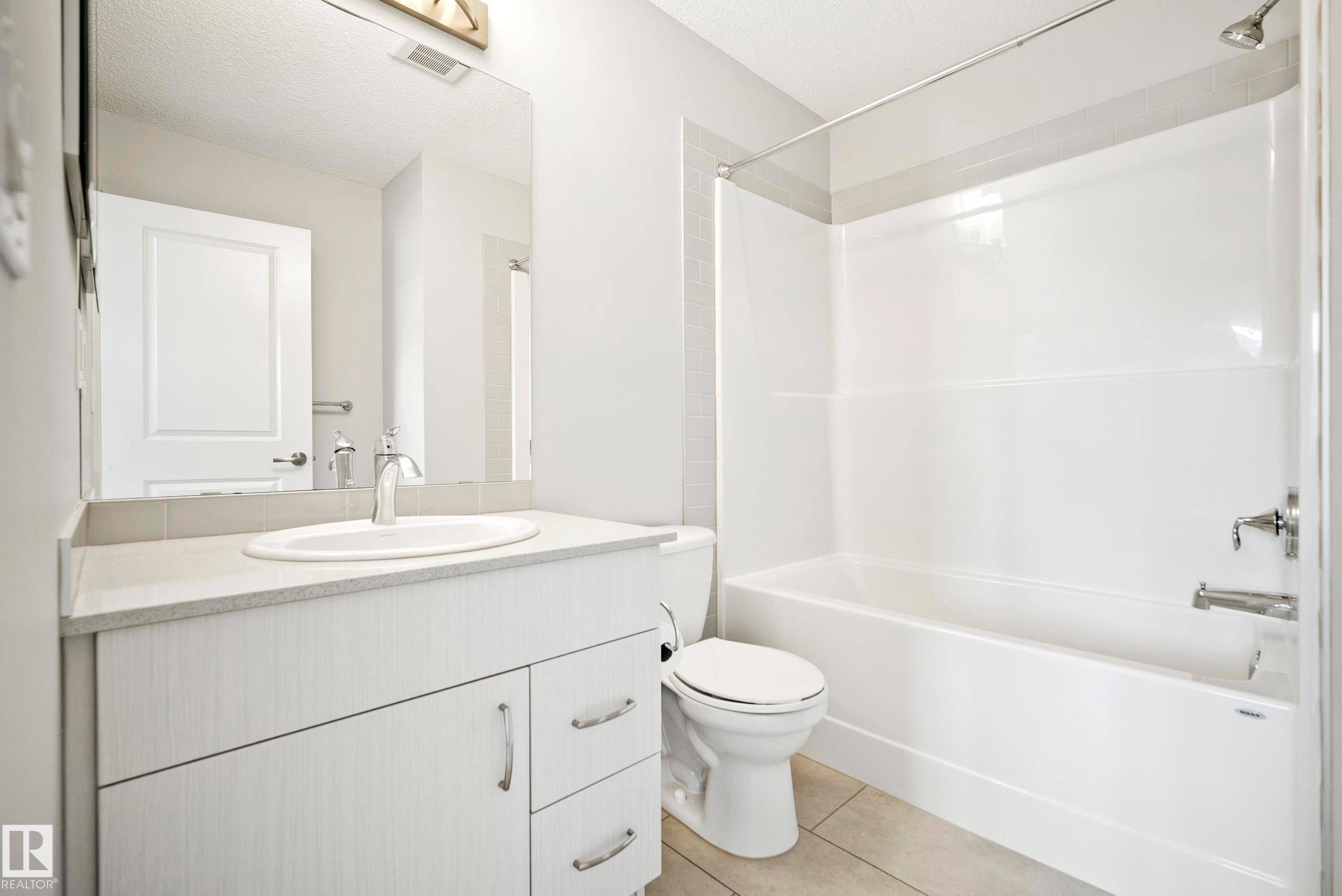 #90 50 Mclaughlin Dr, Spruce Grove, AB - Indoor Photo Showing Bathroom