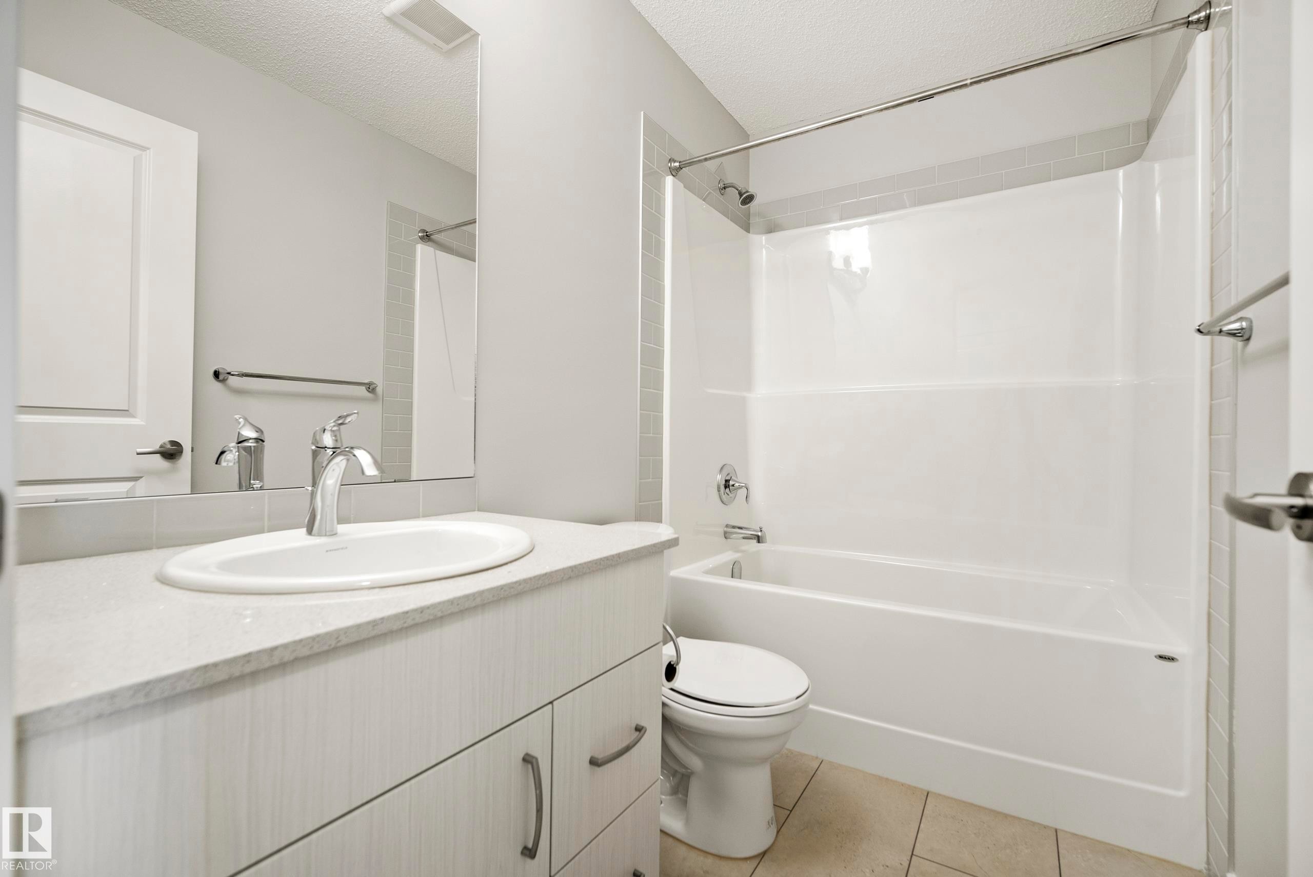 #90 50 Mclaughlin Dr, Spruce Grove, AB - Indoor Photo Showing Bathroom