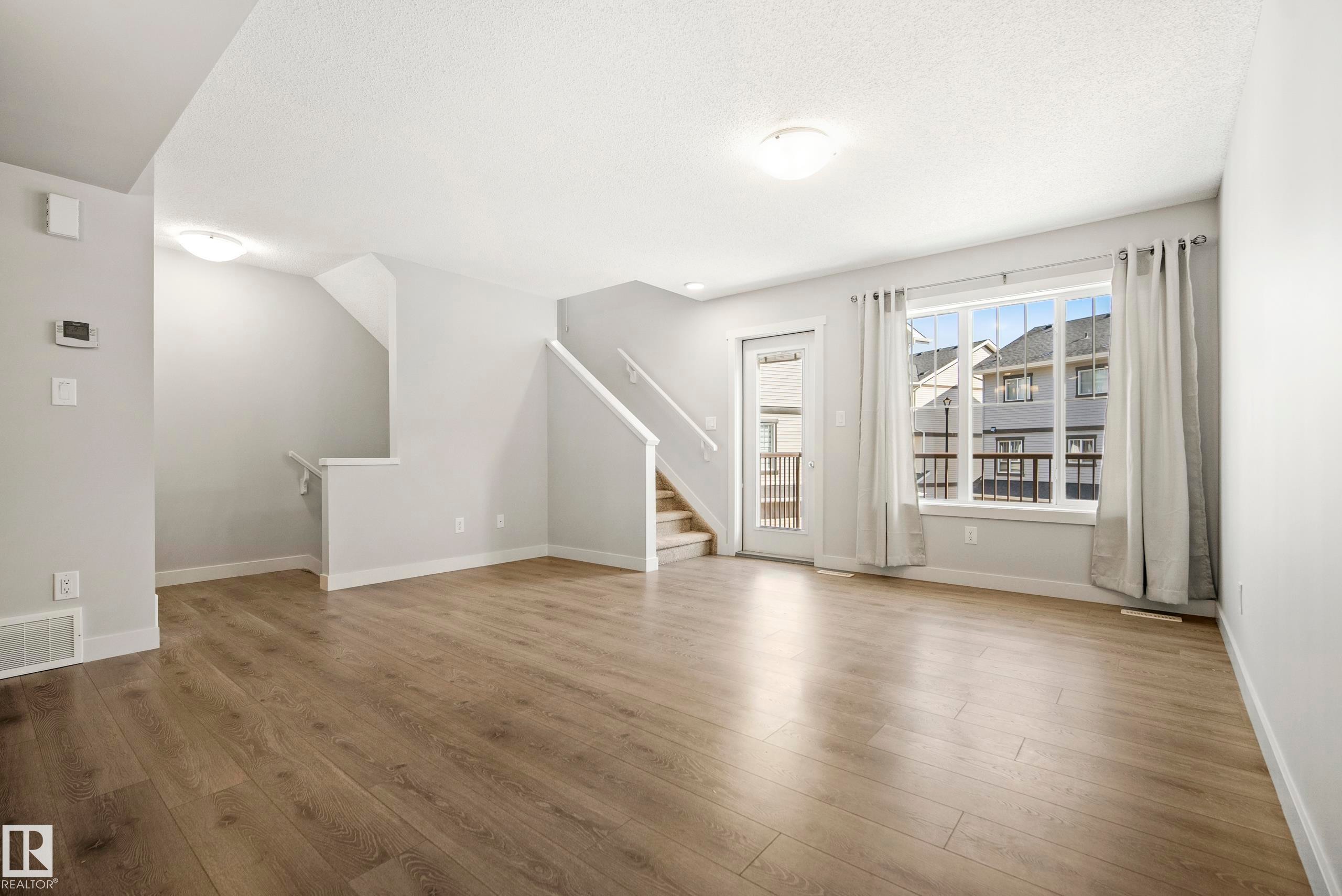 #90 50 Mclaughlin Dr, Spruce Grove, AB - Indoor Photo Showing Other Room