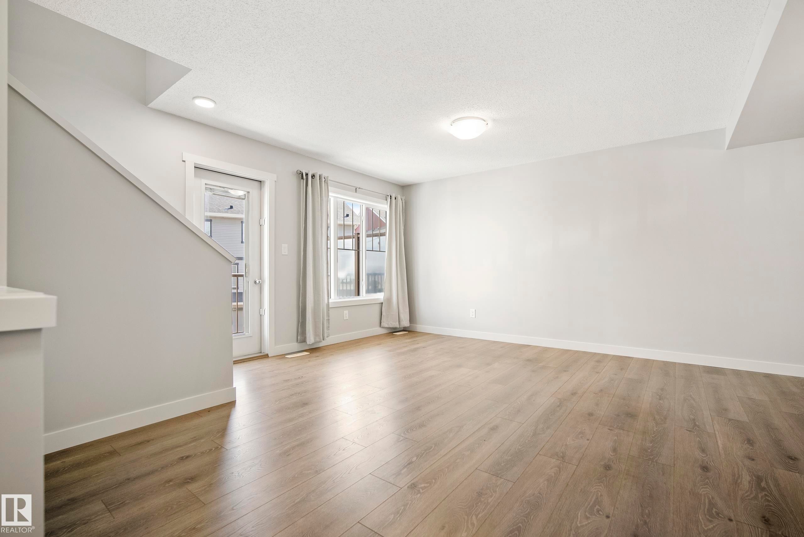 #90 50 Mclaughlin Dr, Spruce Grove, AB - Indoor Photo Showing Other Room