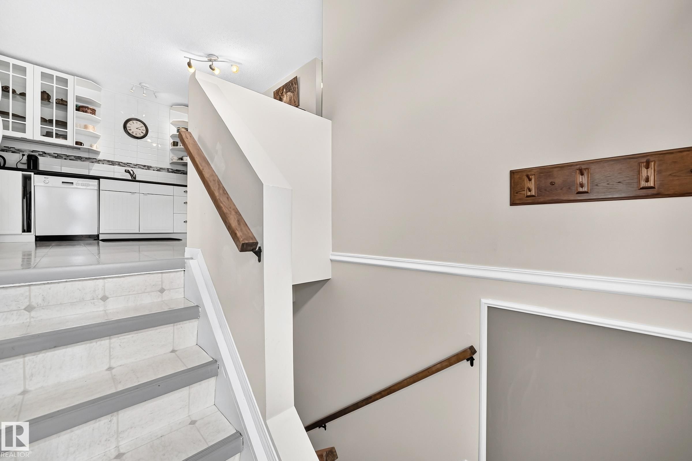 371 Kirkpatrick Crescent Nw, Edmonton, AB - Indoor Photo Showing Other Room