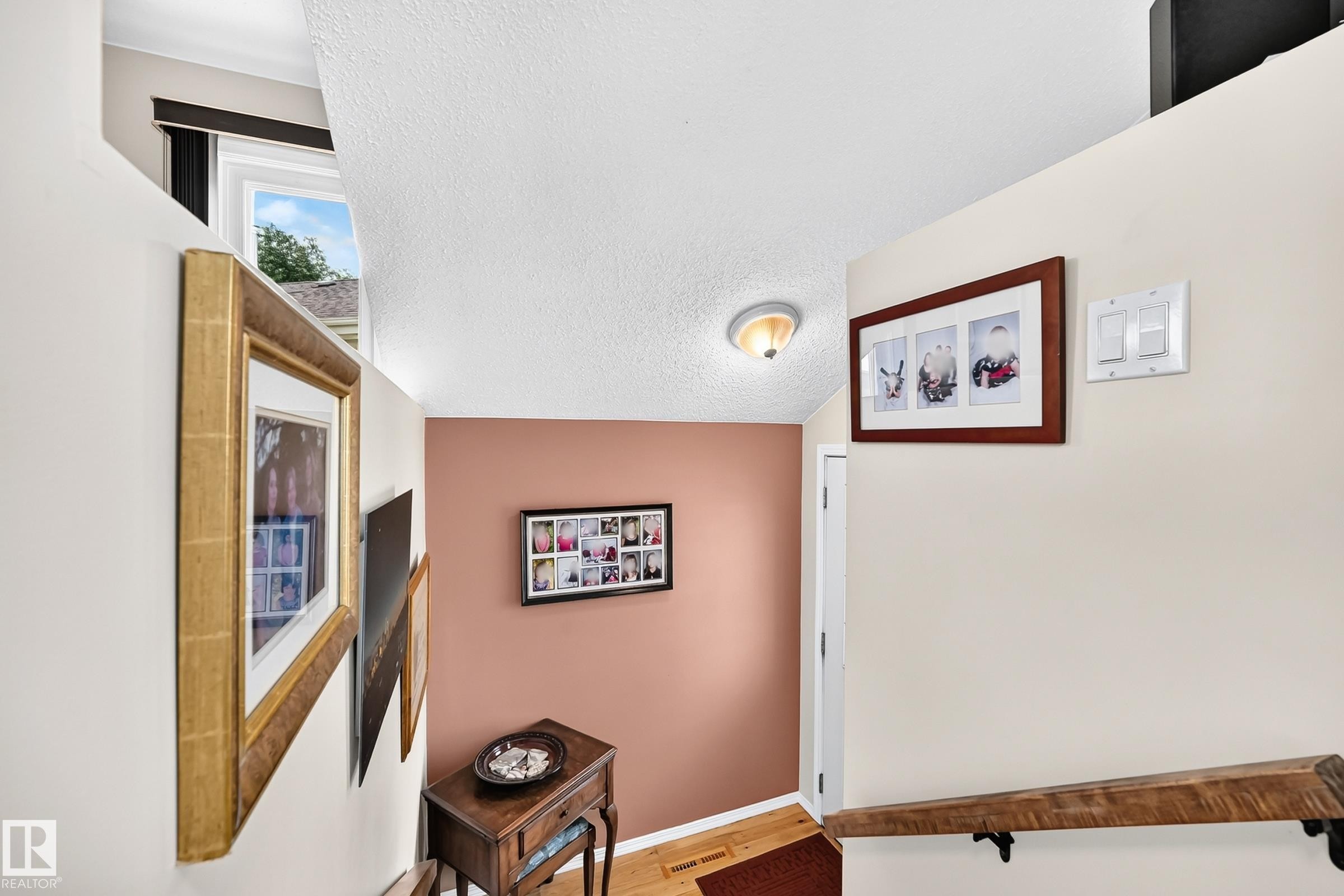 371 Kirkpatrick Crescent Nw, Edmonton, AB - Indoor Photo Showing Other Room