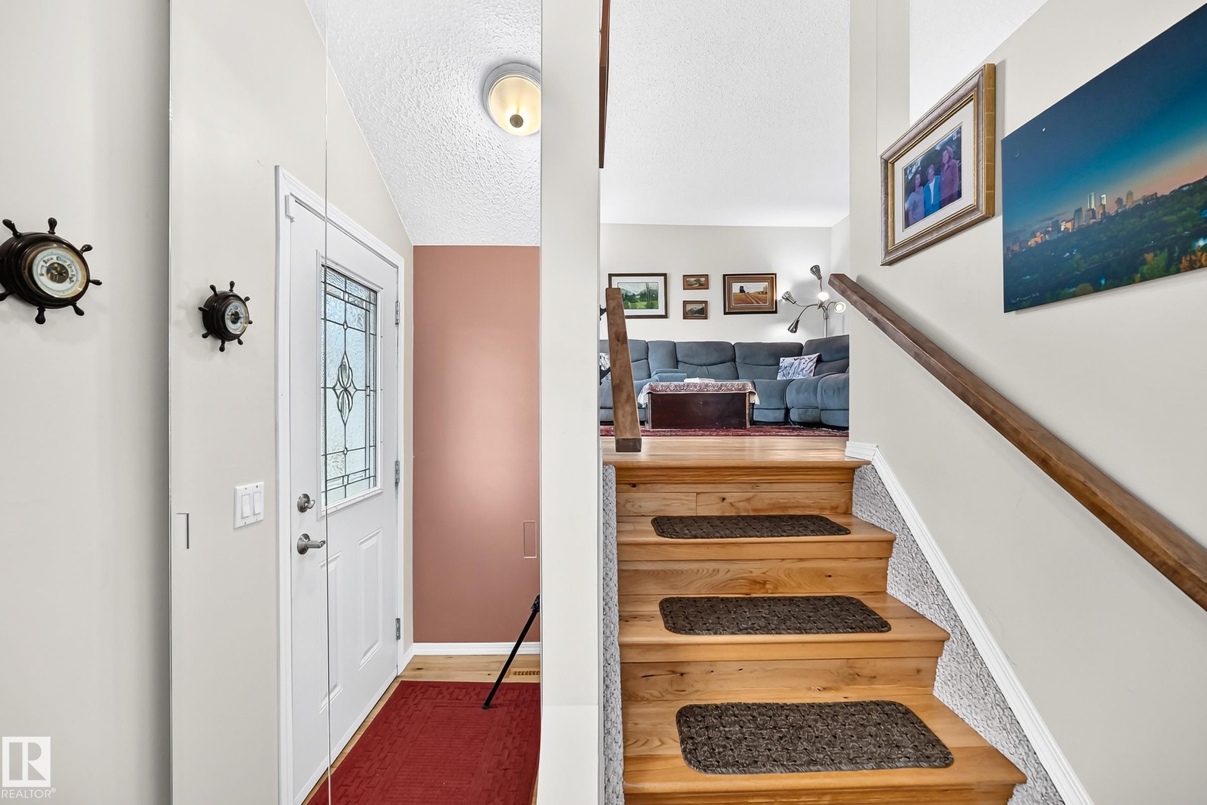371 Kirkpatrick Crescent Nw, Edmonton, AB - Indoor Photo Showing Other Room