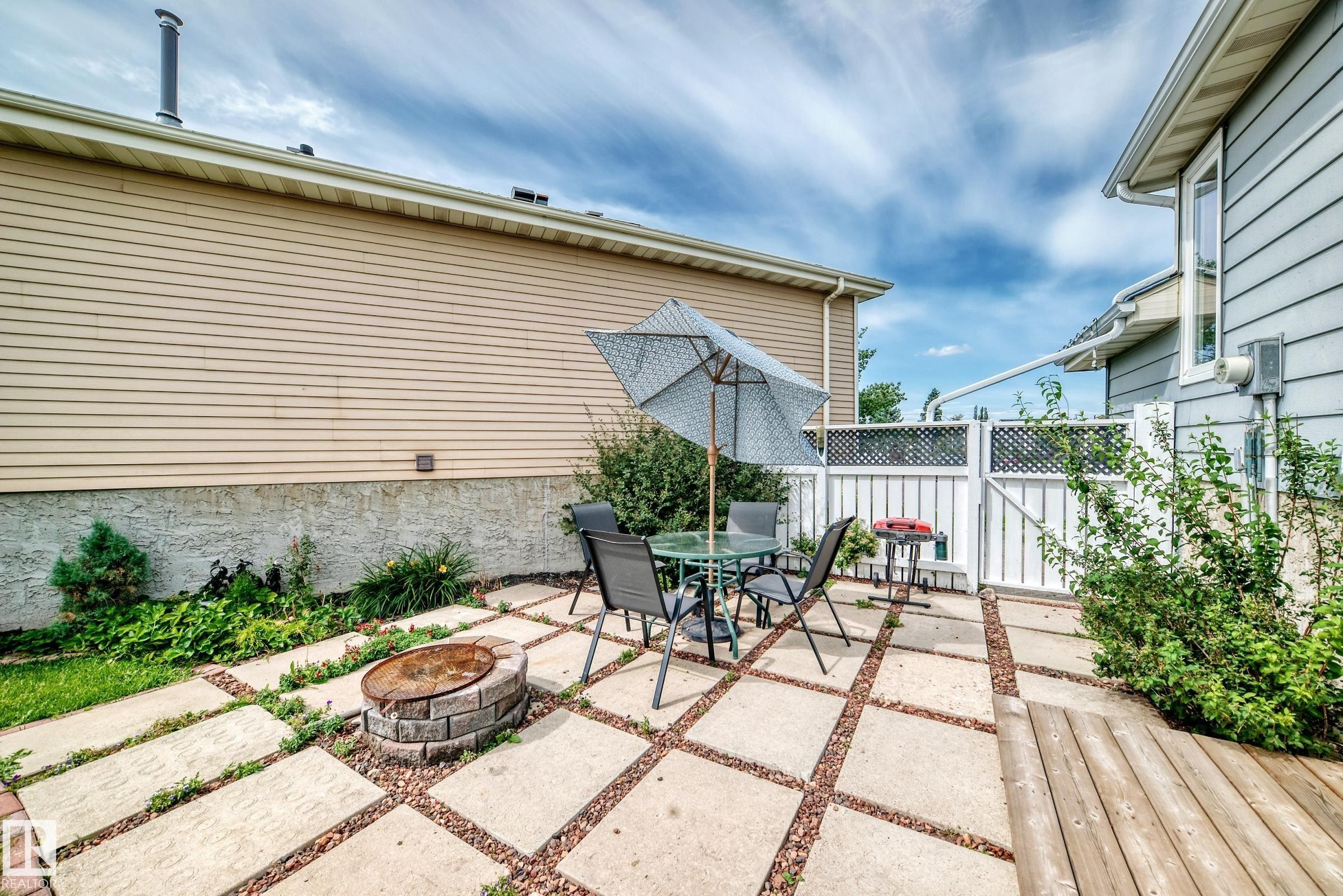 371 Kirkpatrick Crescent Nw, Edmonton, AB - Outdoor With Deck Patio Veranda With Exterior