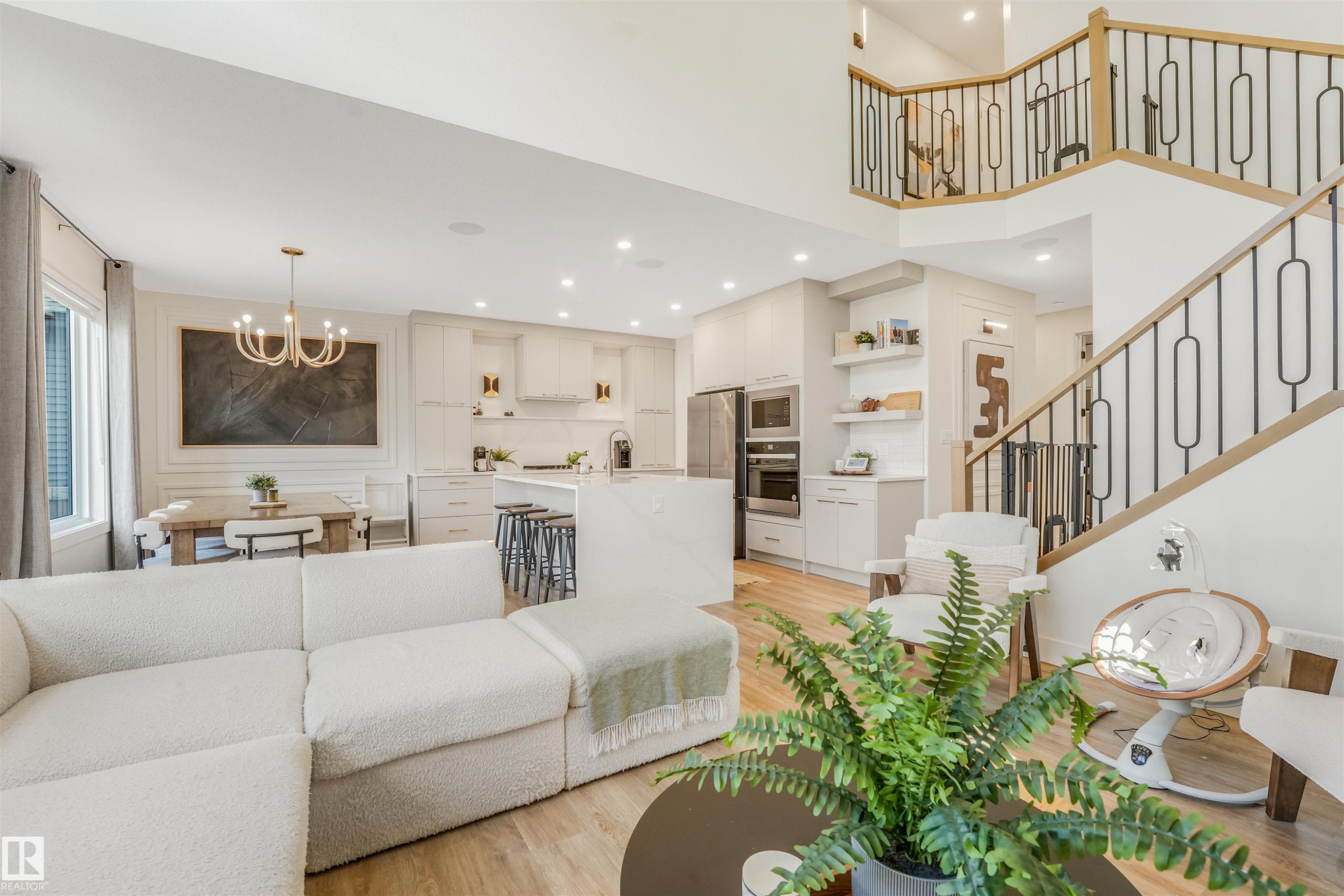 108 Edgefield Way, St. Albert, AB - Indoor Photo Showing Living Room