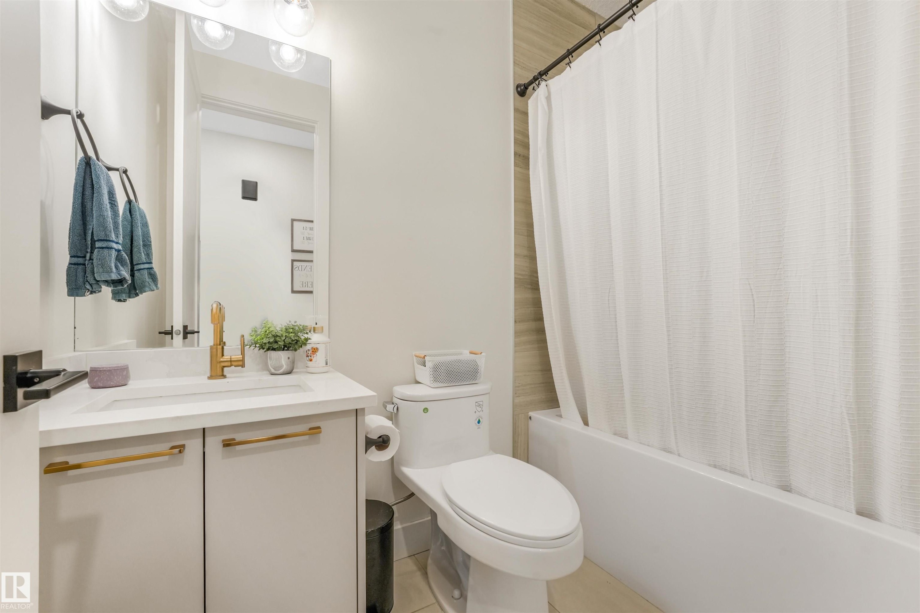 108 Edgefield Way, St. Albert, AB - Indoor Photo Showing Bathroom