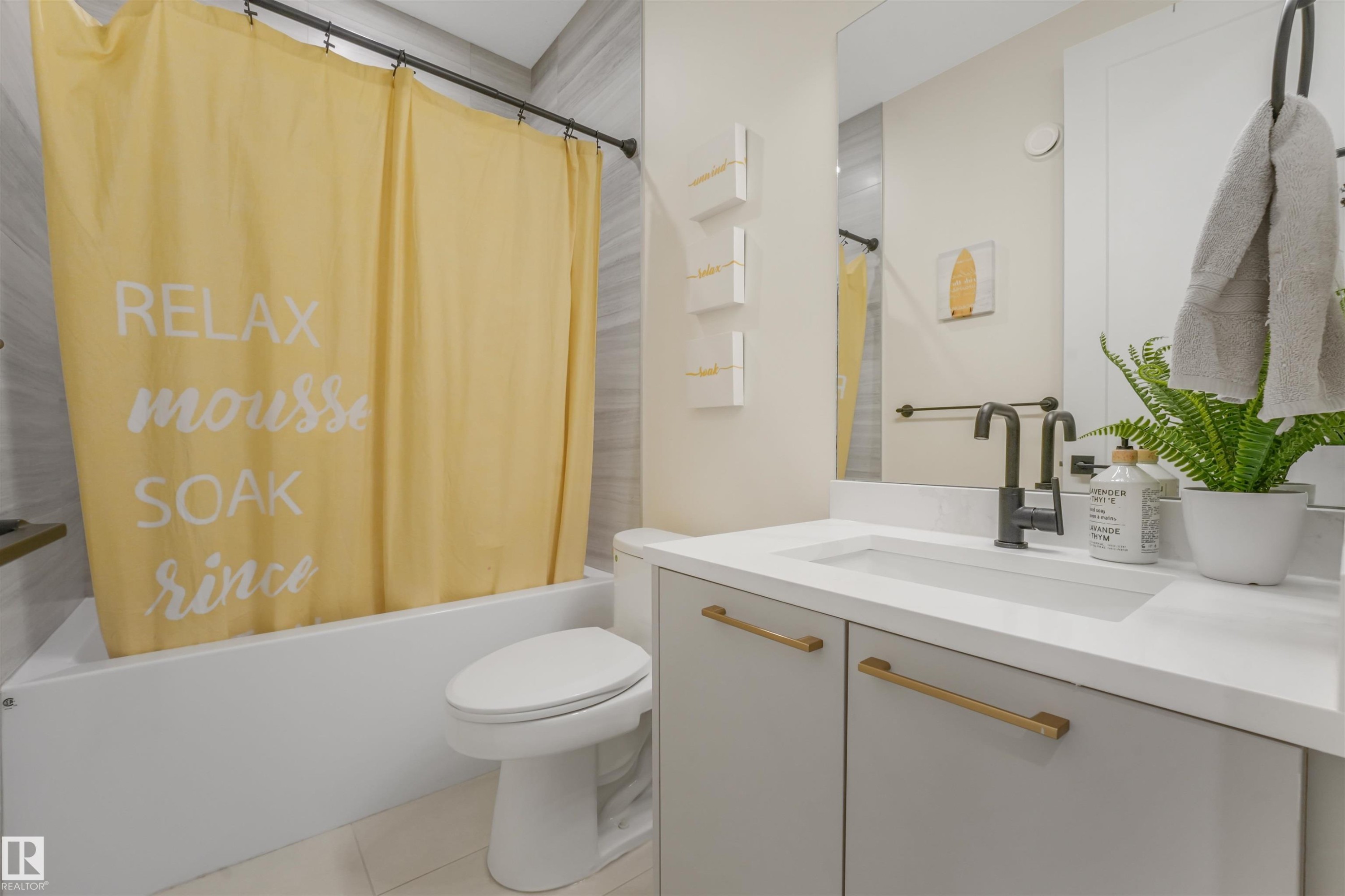 108 Edgefield Way, St. Albert, AB - Indoor Photo Showing Bathroom