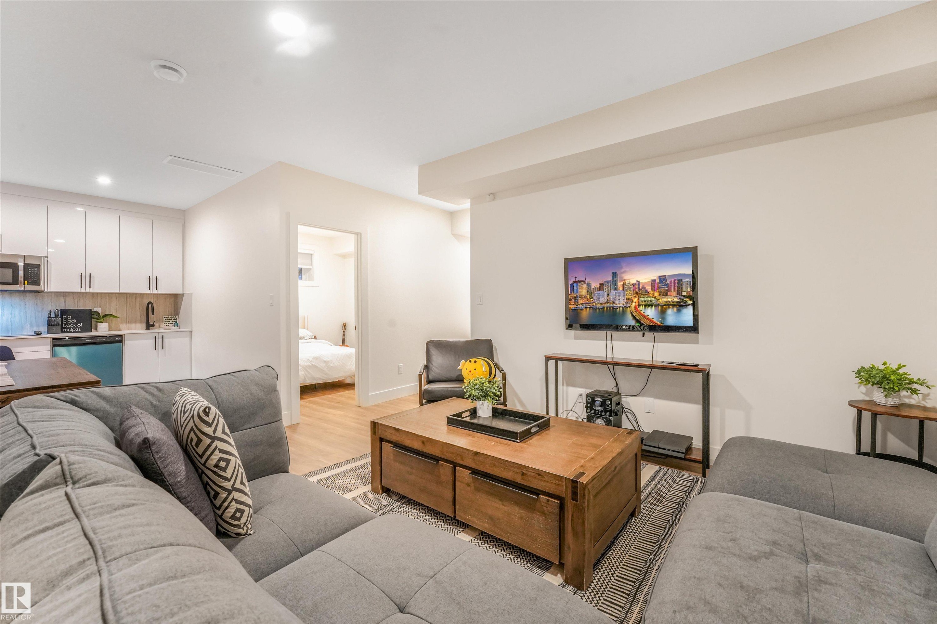 108 Edgefield Way, St. Albert, AB - Indoor Photo Showing Living Room