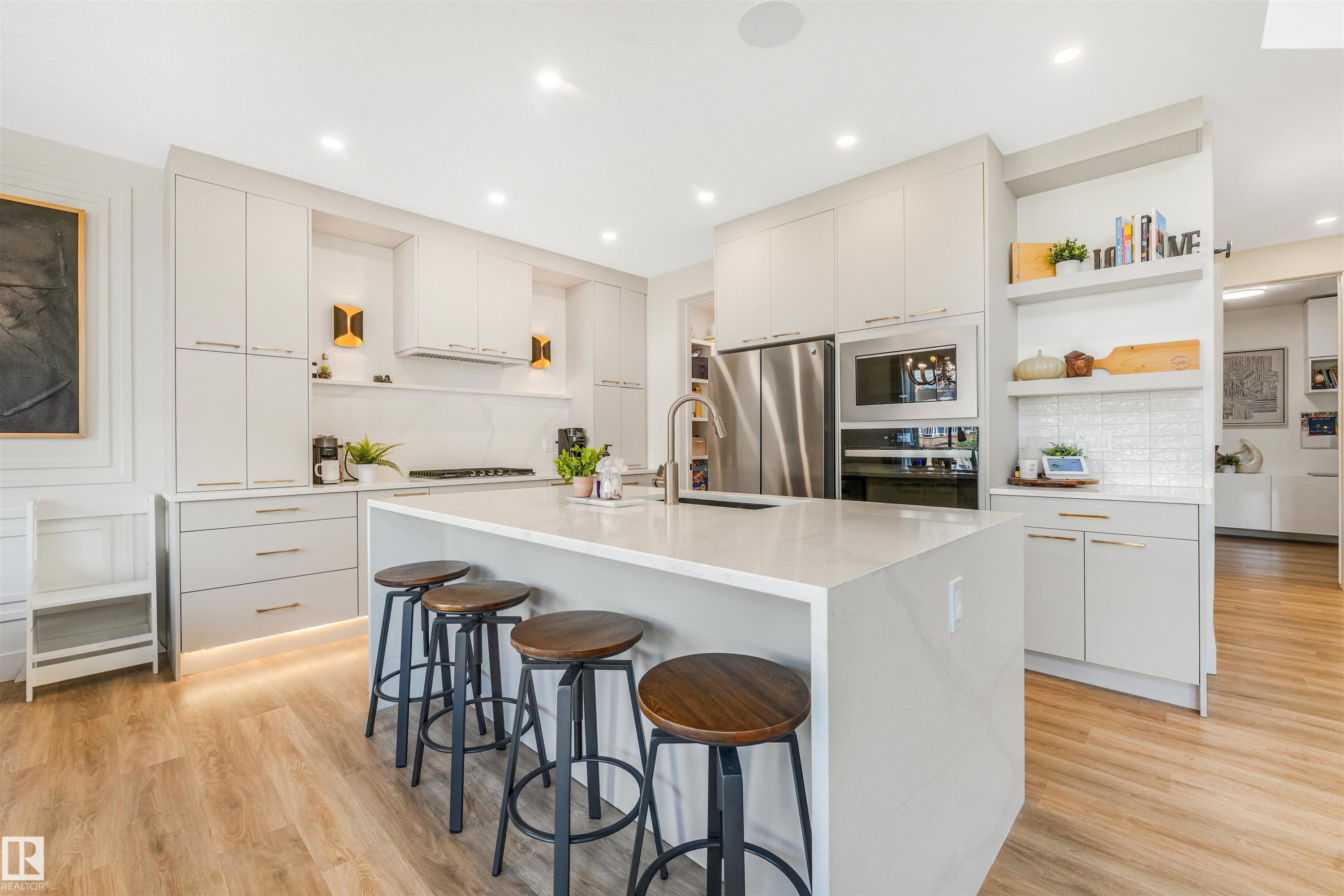 108 Edgefield Way, St. Albert, AB - Indoor Photo Showing Kitchen With Stainless Steel Kitchen With Upgraded Kitchen