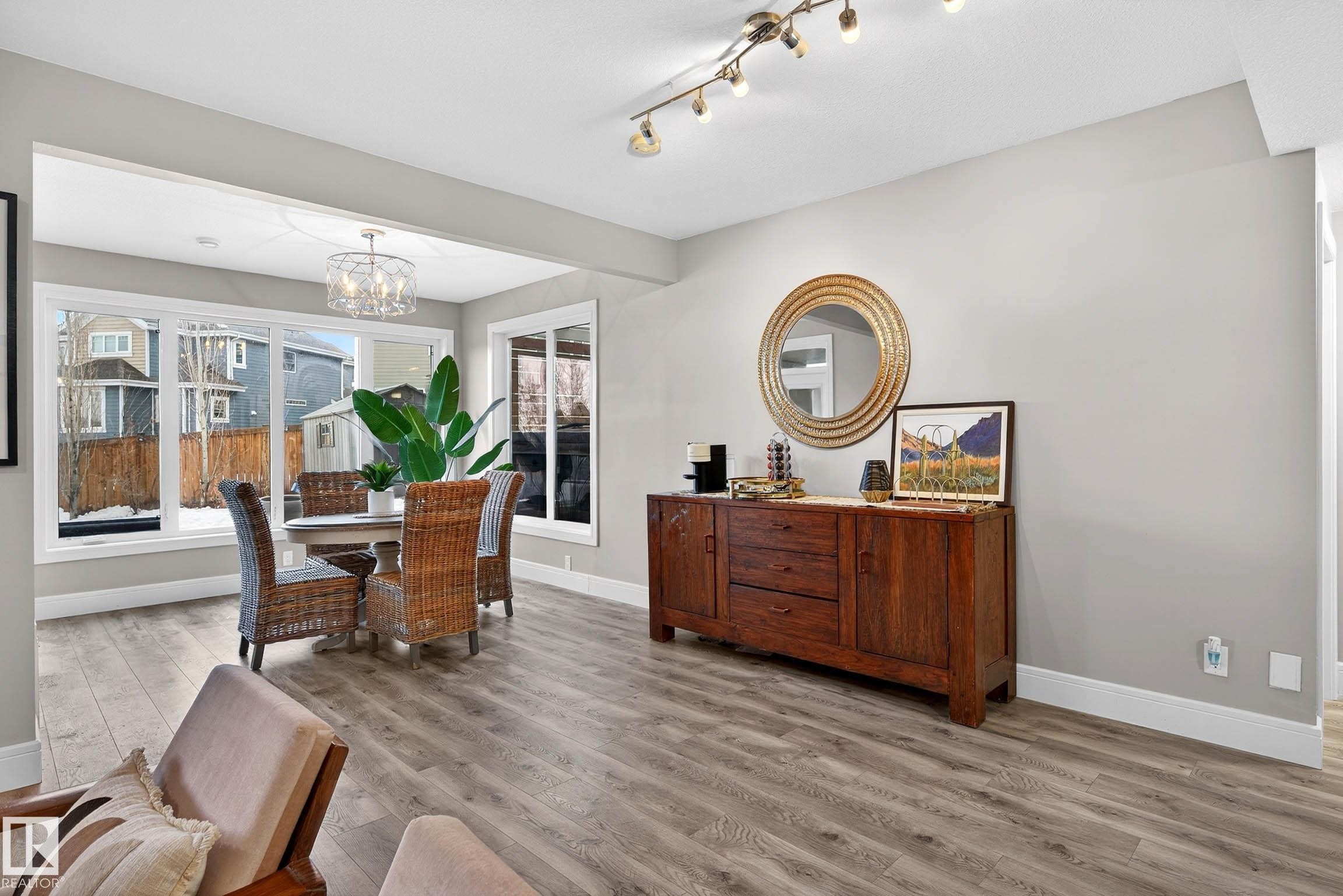 9036 24 Avenue Sw, Edmonton, AB - Indoor
